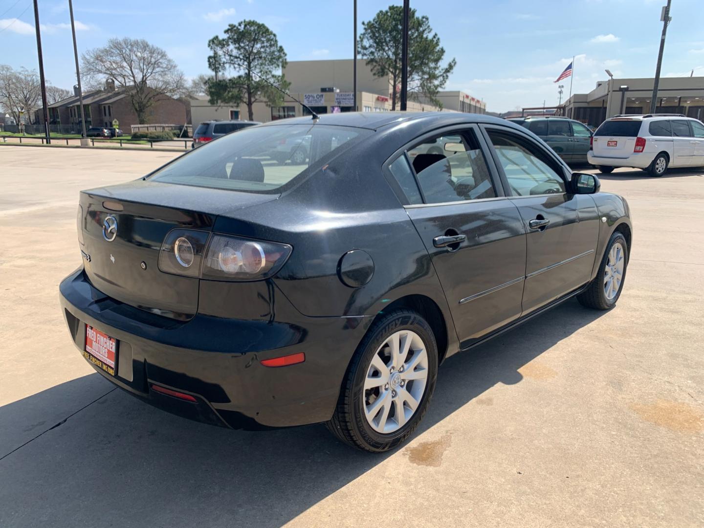 2008 Black /black Mazda MAZDA3 i Sport 4-Door (JM1BK32FX81) with an 2.0L L4 DOHC 16V engine, Automatic transmission, located at 14700 Tomball Parkway 249, Houston, TX, 77086, (281) 444-2200, 29.928619, -95.504074 - Photo#6