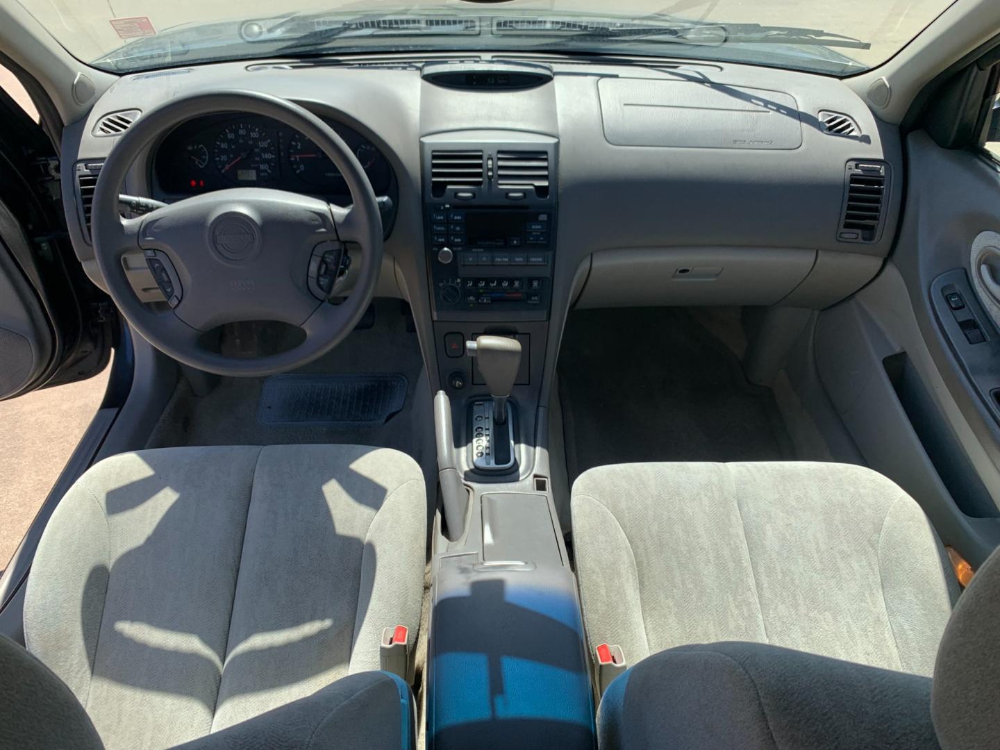 2001 GRAY Nissan Maxima GLE (JN1CA31D41T) with an 3.0L V6 DOHC 24V engine, 4-Speed Automatic Overdrive transmission, located at 14700 Tomball Parkway 249, Houston, TX, 77086, (281) 444-2200, 29.928619, -95.504074 - Photo#10