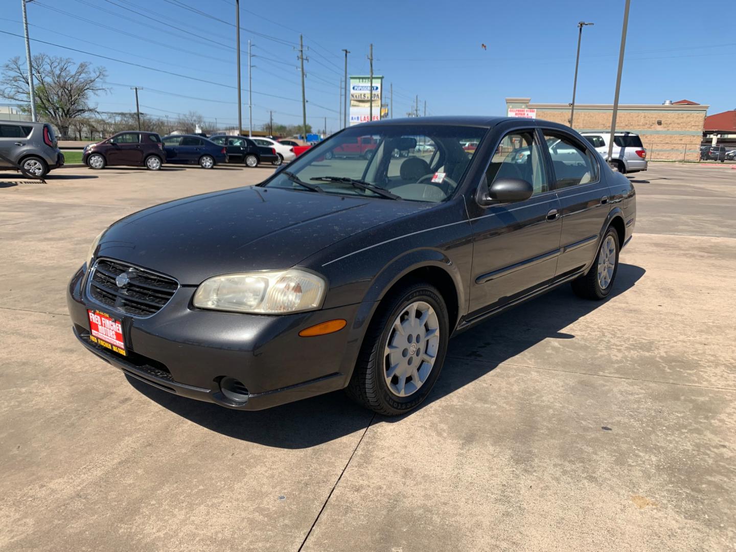 2001 GRAY Nissan Maxima GLE (JN1CA31D41T) with an 3.0L V6 DOHC 24V engine, 4-Speed Automatic Overdrive transmission, located at 14700 Tomball Parkway 249, Houston, TX, 77086, (281) 444-2200, 29.928619, -95.504074 - Photo#2