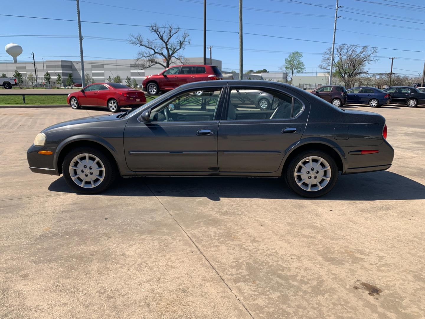 2001 GRAY Nissan Maxima GLE (JN1CA31D41T) with an 3.0L V6 DOHC 24V engine, 4-Speed Automatic Overdrive transmission, located at 14700 Tomball Parkway 249, Houston, TX, 77086, (281) 444-2200, 29.928619, -95.504074 - Photo#3