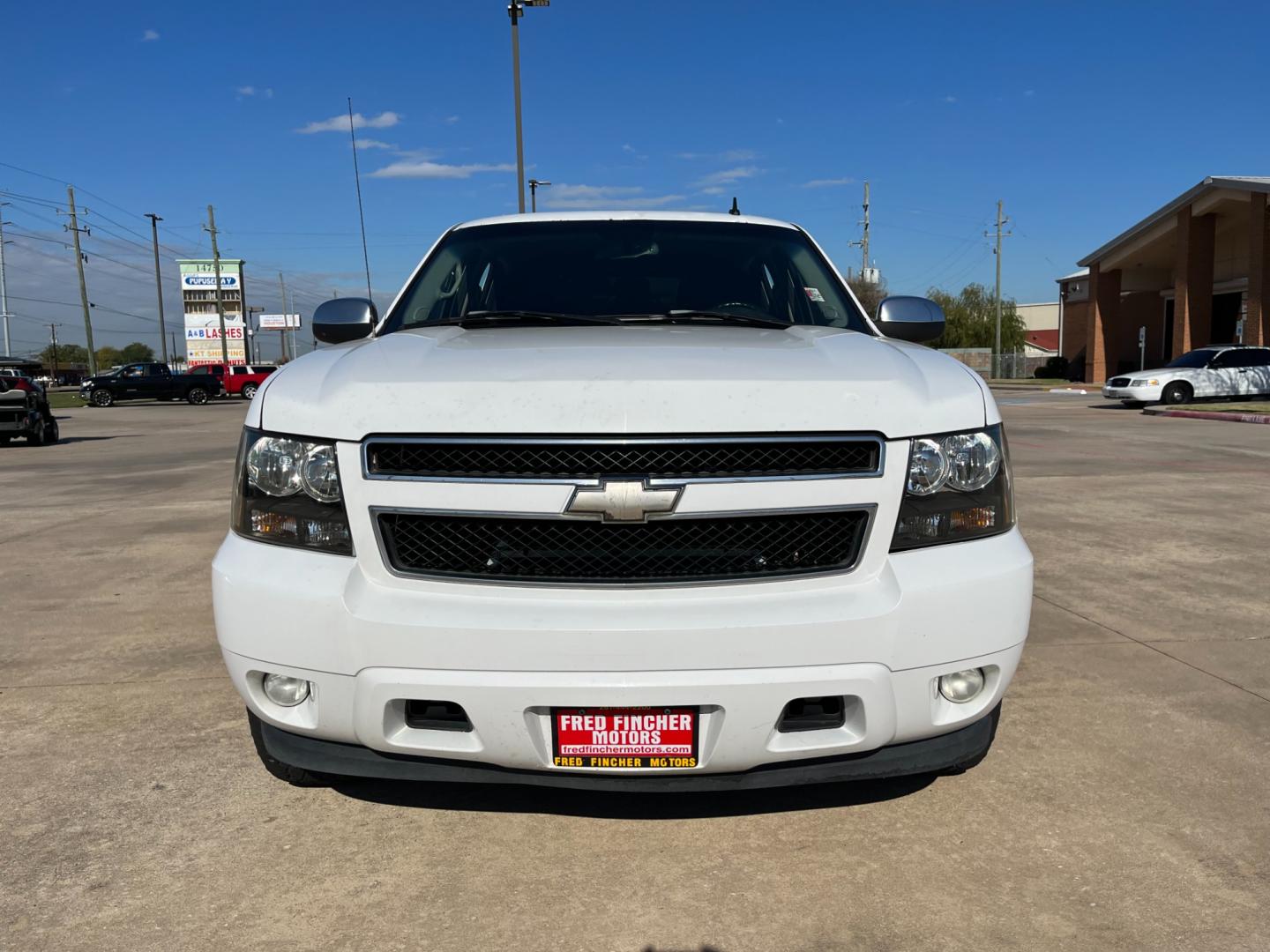 2008 white /black Chevrolet Avalanche LS 2WD (3GNEC12J18G) with an 5.3L V8 OHV 16V engine, 4-Speed Automatic Overdrive transmission, located at 14700 Tomball Parkway 249, Houston, TX, 77086, (281) 444-2200, 29.928619, -95.504074 - Photo#8