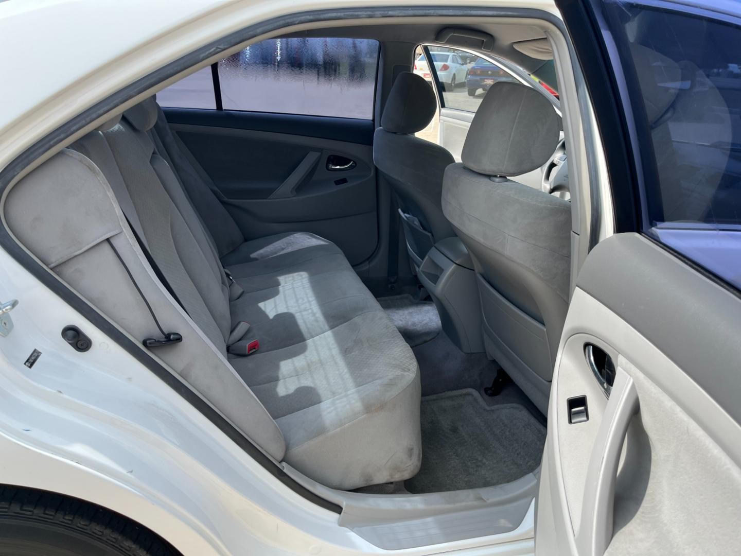 2007 white /gray Toyota Camry CE 5-Spd AT (JTNBE46K373) with an 2.4L L4 DOHC 16V engine, 5-Speed Automatic Overdrive transmission, located at 14700 Tomball Parkway 249, Houston, TX, 77086, (281) 444-2200, 29.928619, -95.504074 - Photo#12