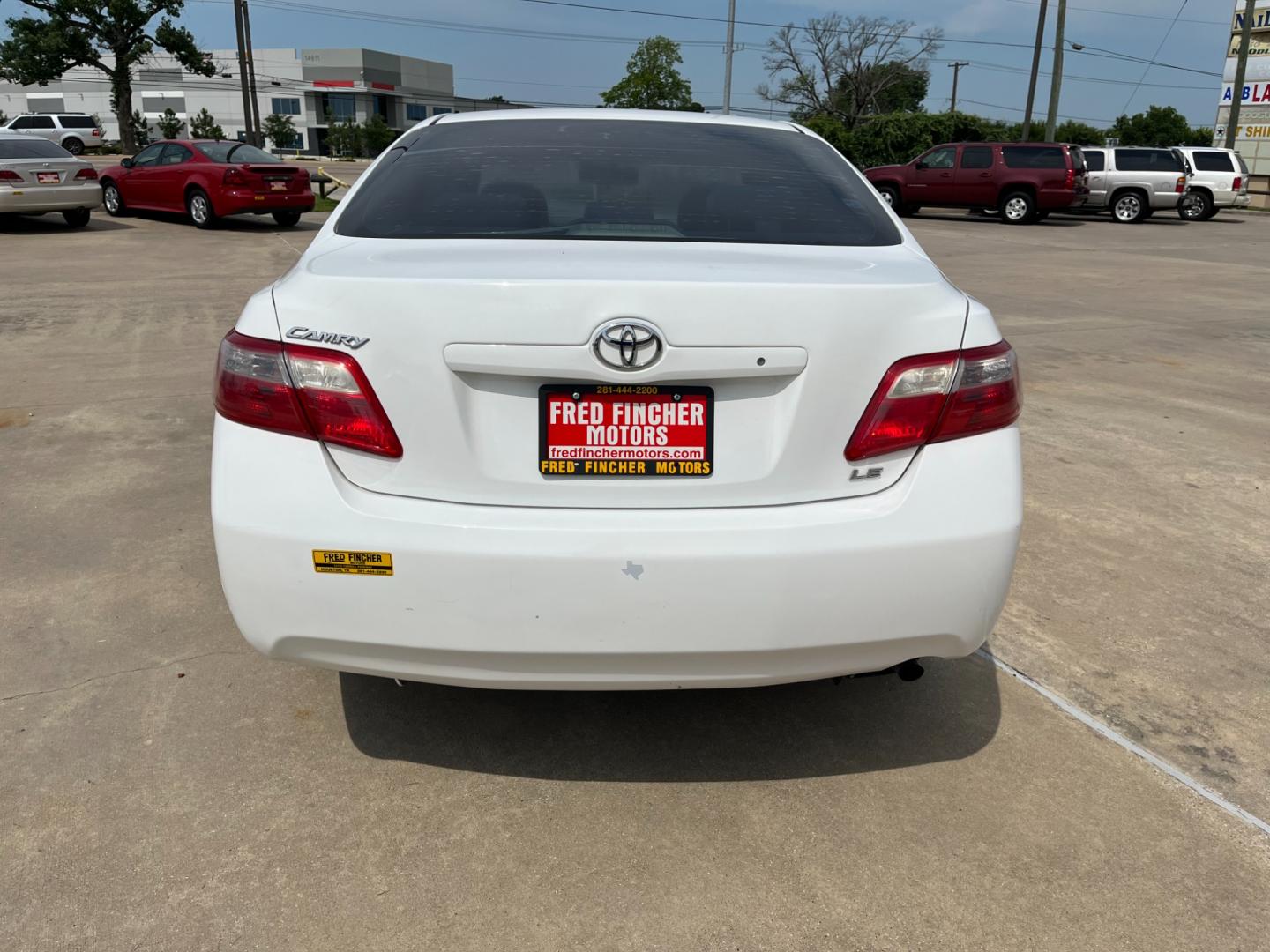 2007 white /gray Toyota Camry CE 5-Spd AT (JTNBE46K373) with an 2.4L L4 DOHC 16V engine, 5-Speed Automatic Overdrive transmission, located at 14700 Tomball Parkway 249, Houston, TX, 77086, (281) 444-2200, 29.928619, -95.504074 - Photo#5