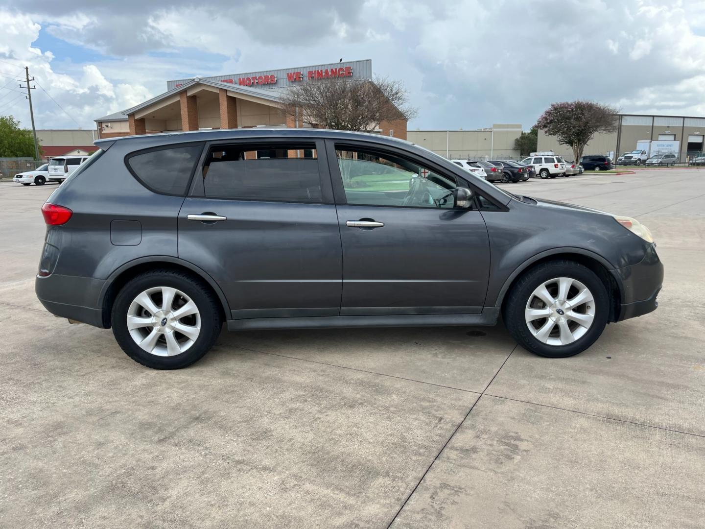 2007 SILVER Subaru B9 Tribeca 5-Passenger (4S4WX82D074) with an 3.0L H6 DOHC 24V engine, 5-Speed Automatic Overdrive transmission, located at 14700 Tomball Parkway 249, Houston, TX, 77086, (281) 444-2200, 29.928619, -95.504074 - Photo#7