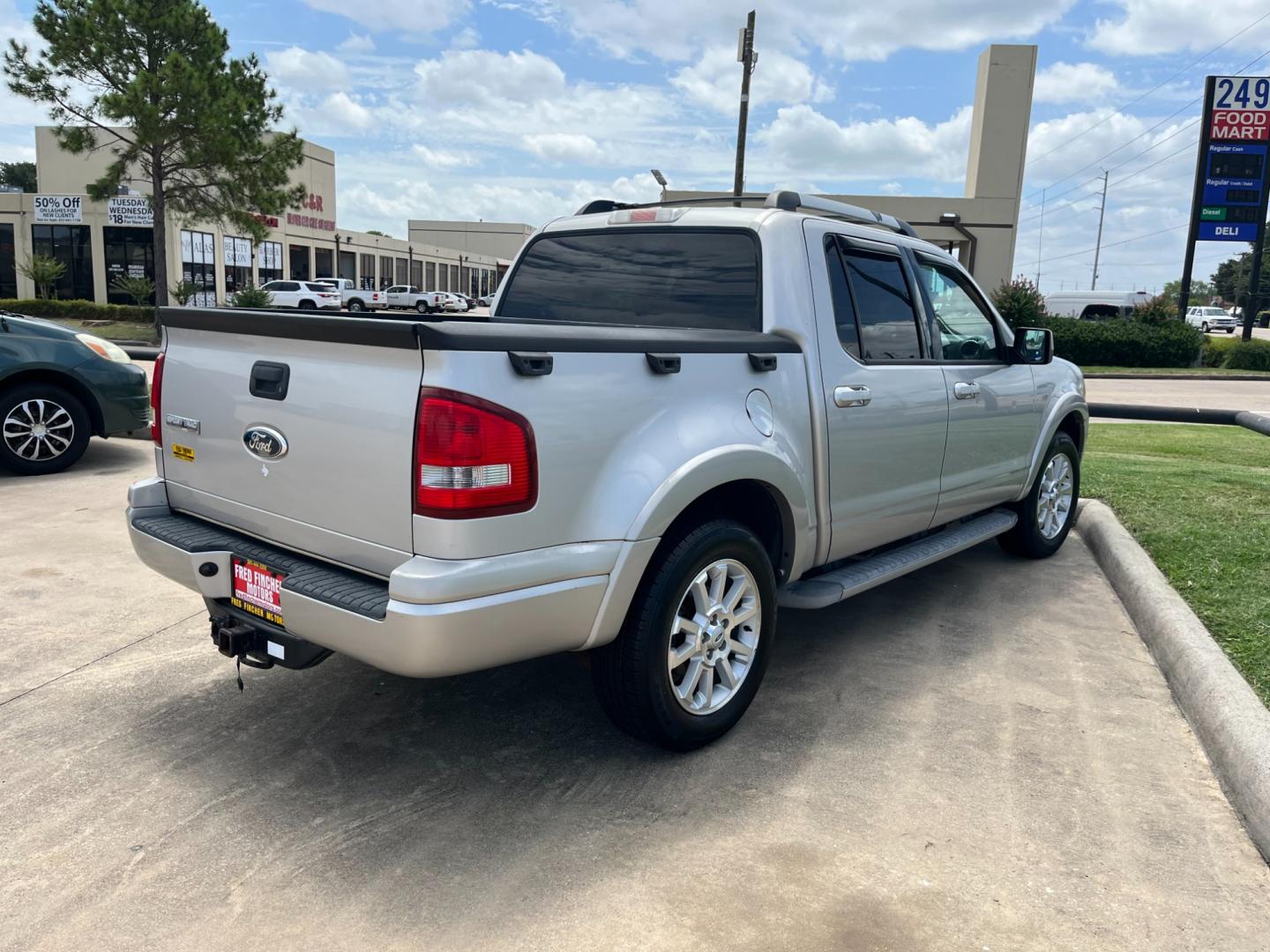 2007 SILVER /black Ford Explorer Sport Trac Limited 4.0L 2WD (1FMEU33K27U) with an 4.0L V6 SOHC 12V FFV engine, 5-Speed Automatic transmission, located at 14700 Tomball Parkway 249, Houston, TX, 77086, (281) 444-2200, 29.928619, -95.504074 - Photo#6