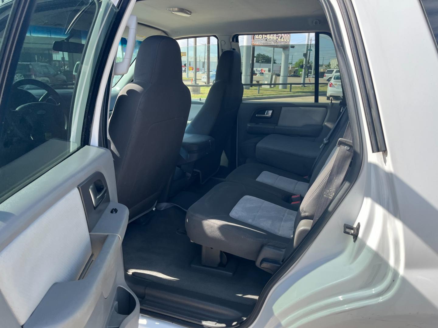 2004 white /gray Ford Expedition XLS 4.6L 2WD (1FMRU13W34L) with an 4.6L V8 SOHC 16V engine, 4-Speed Automatic Overdrive transmission, located at 14700 Tomball Parkway 249, Houston, TX, 77086, (281) 444-2200, 29.928619, -95.504074 - Photo#9