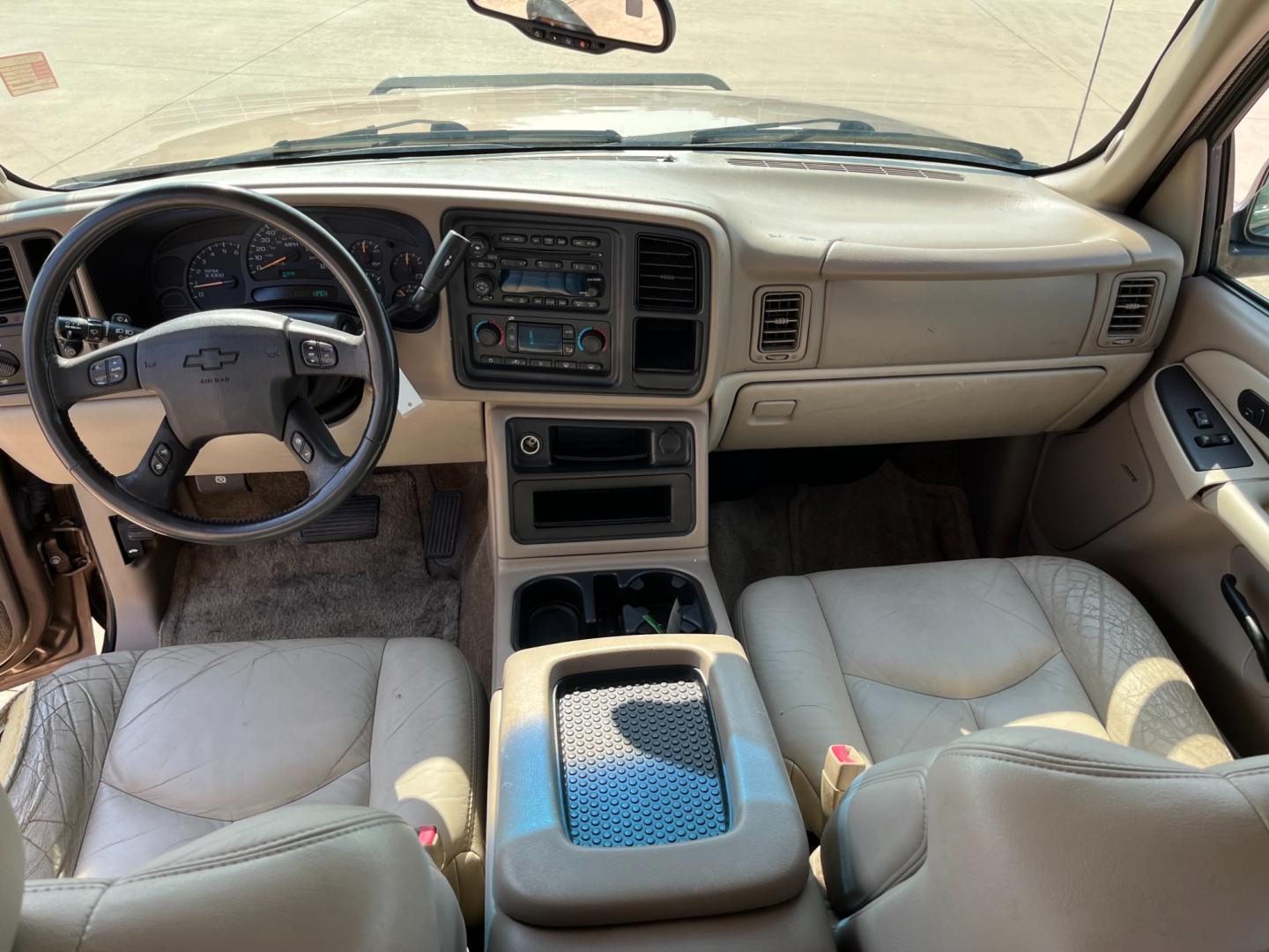 2003 GOLD /TAN Chevrolet Tahoe 2WD (1GNEC13Z13R) with an 5.3L V8 OHV 16V FFV engine, 4-Speed Automatic Overdrive transmission, located at 14700 Tomball Parkway 249, Houston, TX, 77086, (281) 444-2200, 29.928619, -95.504074 - Photo#10