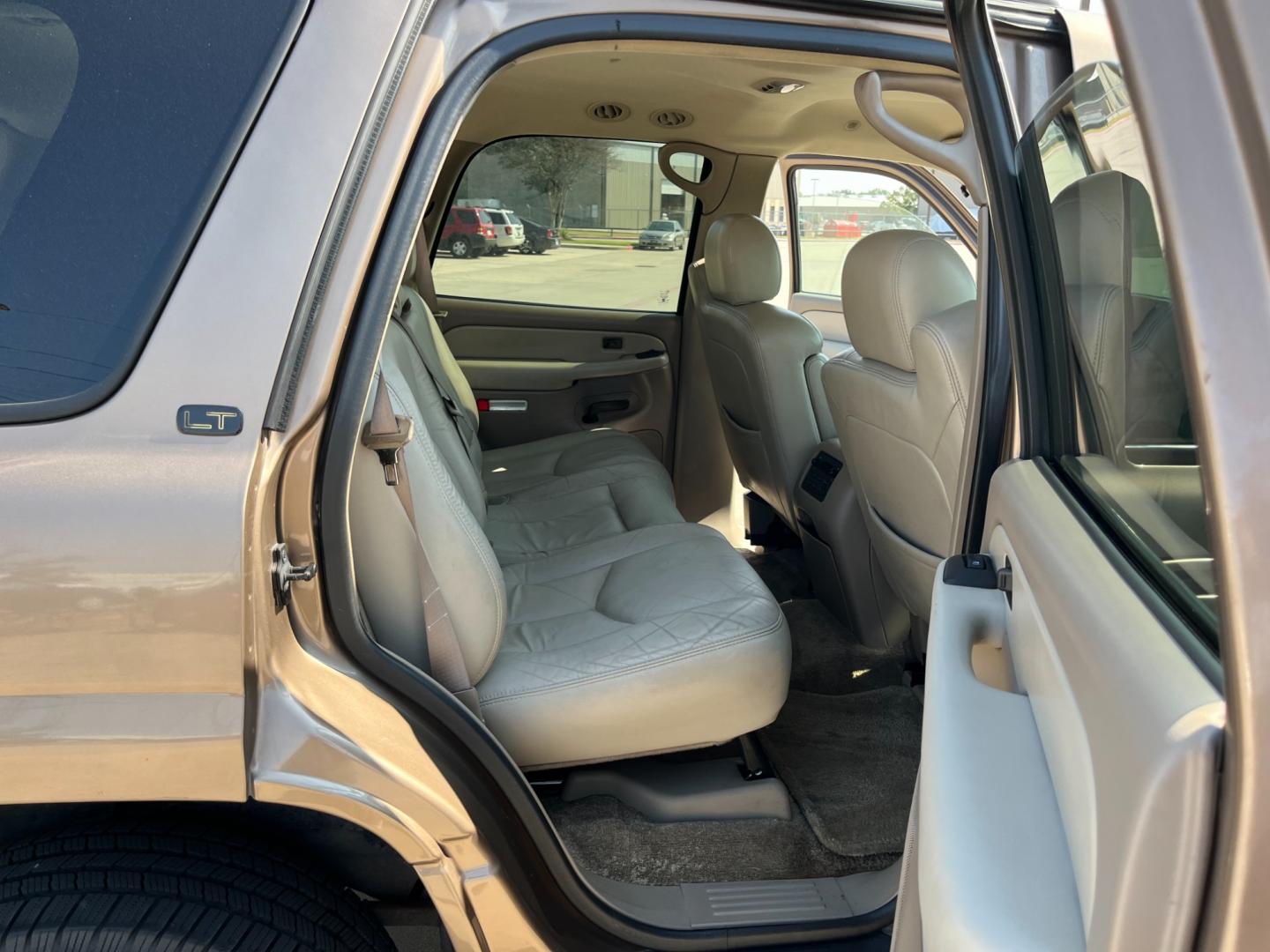 2003 GOLD /TAN Chevrolet Tahoe 2WD (1GNEC13Z13R) with an 5.3L V8 OHV 16V FFV engine, 4-Speed Automatic Overdrive transmission, located at 14700 Tomball Parkway 249, Houston, TX, 77086, (281) 444-2200, 29.928619, -95.504074 - Photo#12