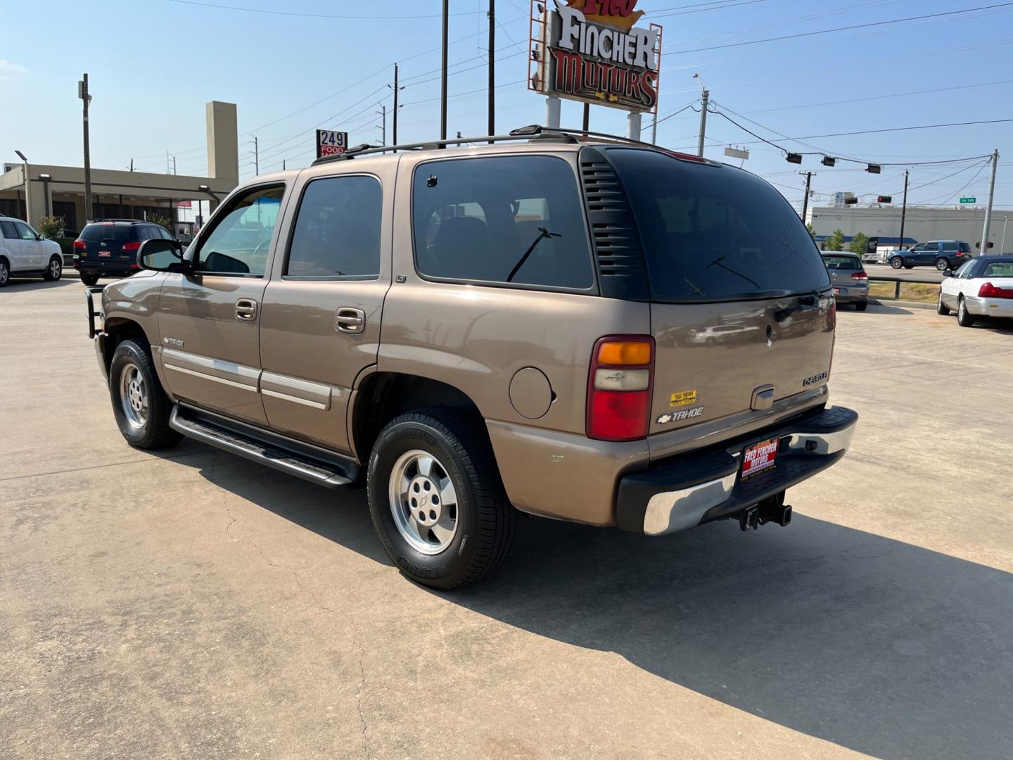 2003 GOLD /TAN Chevrolet Tahoe 2WD (1GNEC13Z13R) with an 5.3L V8 OHV 16V FFV engine, 4-Speed Automatic Overdrive transmission, located at 14700 Tomball Parkway 249, Houston, TX, 77086, (281) 444-2200, 29.928619, -95.504074 - Photo#4