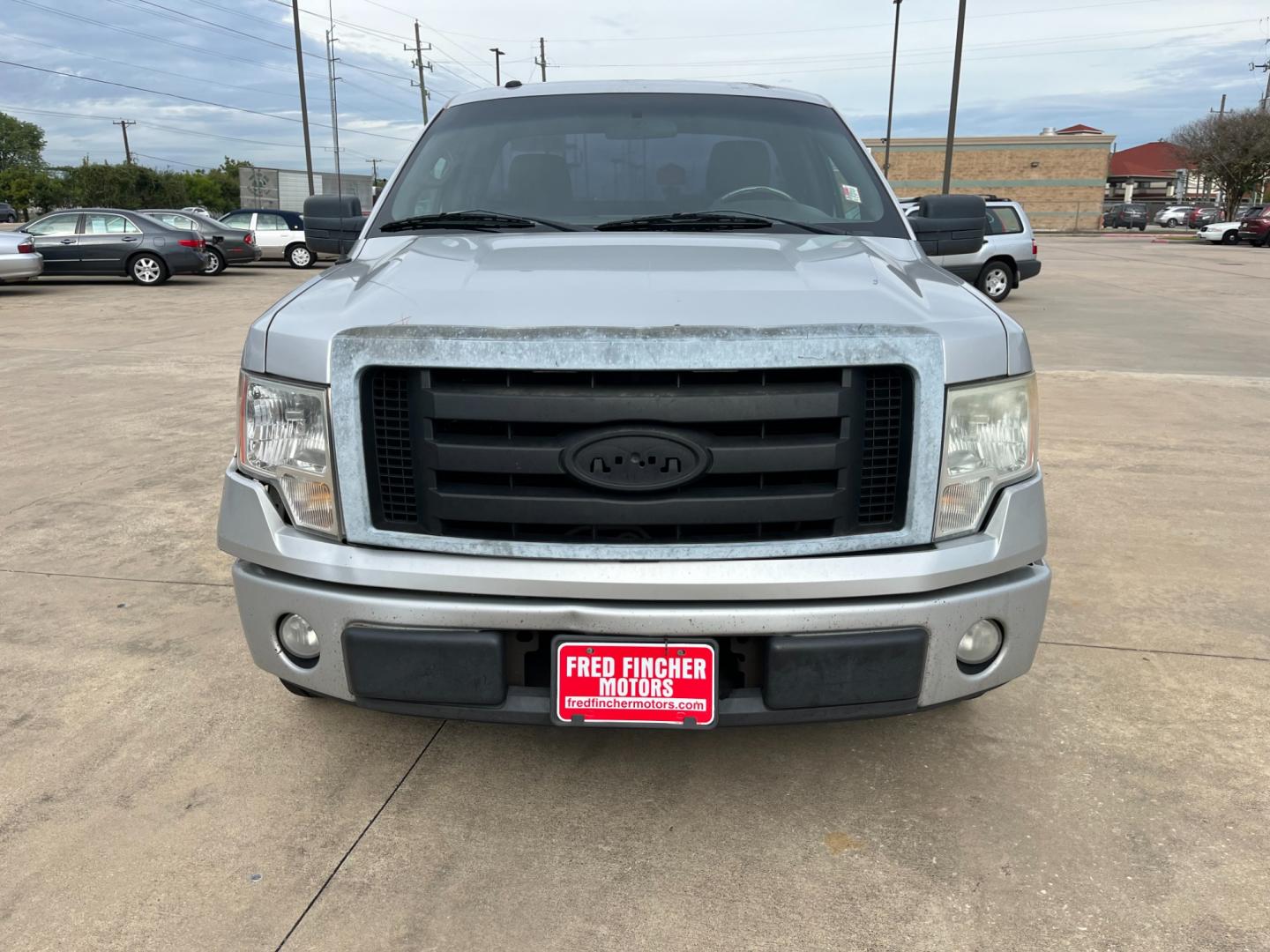 2009 SILVER /black Ford F-150 STX Flareside 2WD (1FTRF02W49K) with an 4.6L V8 SOHC 16V engine, Automatic transmission, located at 14700 Tomball Parkway 249, Houston, TX, 77086, (281) 444-2200, 29.928619, -95.504074 - Photo#1