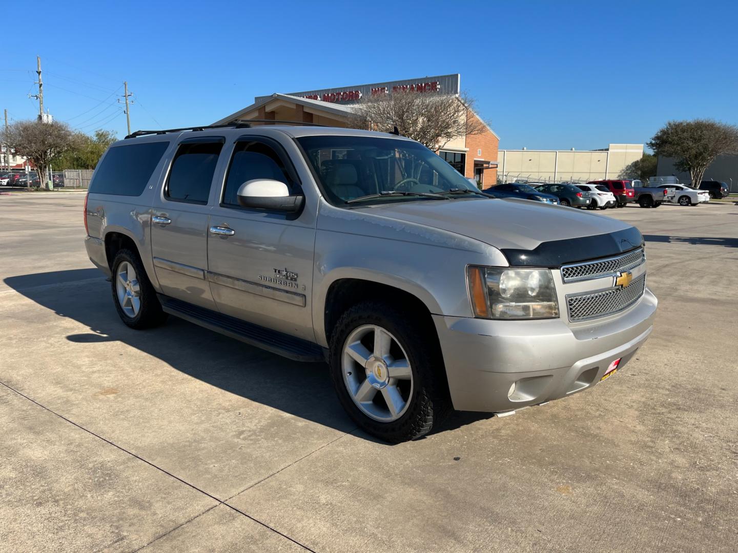 2007 SILVER /gray Chevrolet Suburban LS 1500 2WD (3GNFC16007G) with an 5.3L V8 OHV 16V FFV engine, 4-Speed Automatic Overdrive transmission, located at 14700 Tomball Parkway 249, Houston, TX, 77086, (281) 444-2200, 29.928619, -95.504074 - Photo#0