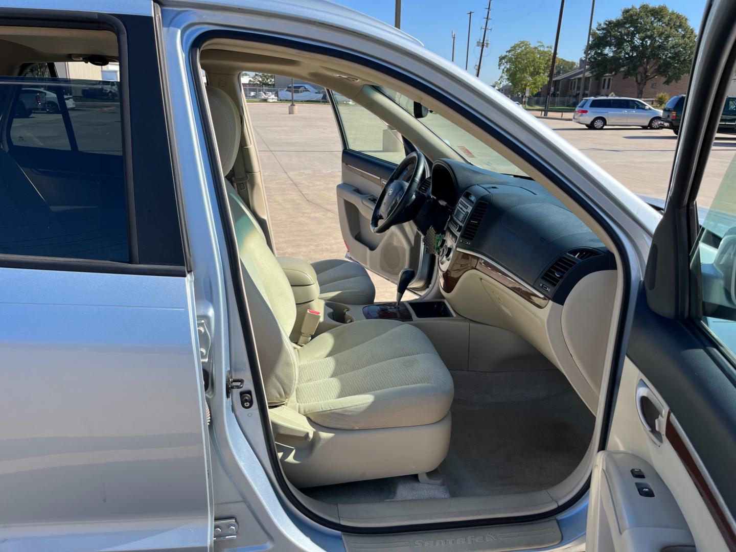 2007 blue /TAN Hyundai Santa Fe Limited (5NMSH13E87H) with an 3.3L V6 DOHC 24V engine, 5-Speed Automatic Overdrive transmission, located at 14700 Tomball Parkway 249, Houston, TX, 77086, (281) 444-2200, 29.928619, -95.504074 - Photo#12