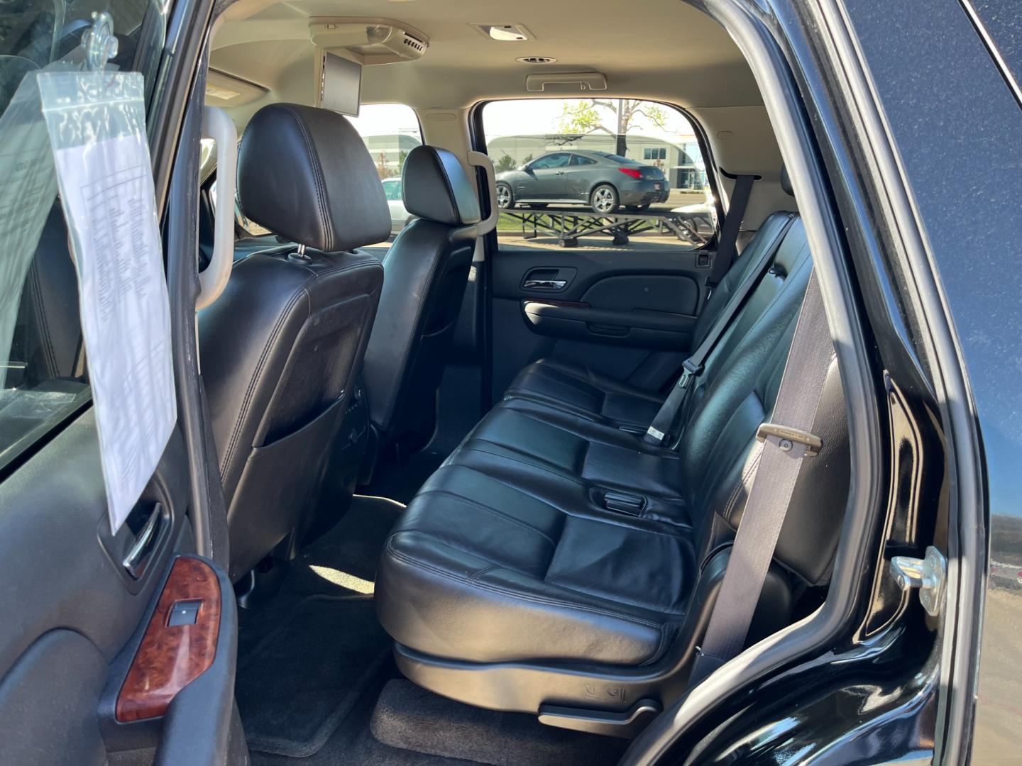 2009 Black /black Chevrolet Tahoe LT1 2WD (1GNFC23099R) with an 5.3L V8 OHV 16V FFV engine, 6-Speed Automatic transmission, located at 14700 Tomball Parkway 249, Houston, TX, 77086, (281) 444-2200, 29.928619, -95.504074 - Photo#9