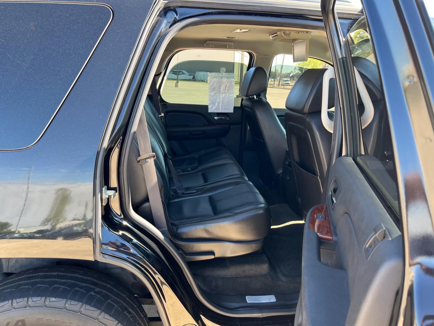 2009 Black /black Chevrolet Tahoe LT1 2WD (1GNFC23099R) with an 5.3L V8 OHV 16V FFV engine, 6-Speed Automatic transmission, located at 14700 Tomball Parkway 249, Houston, TX, 77086, (281) 444-2200, 29.928619, -95.504074 - Photo#12