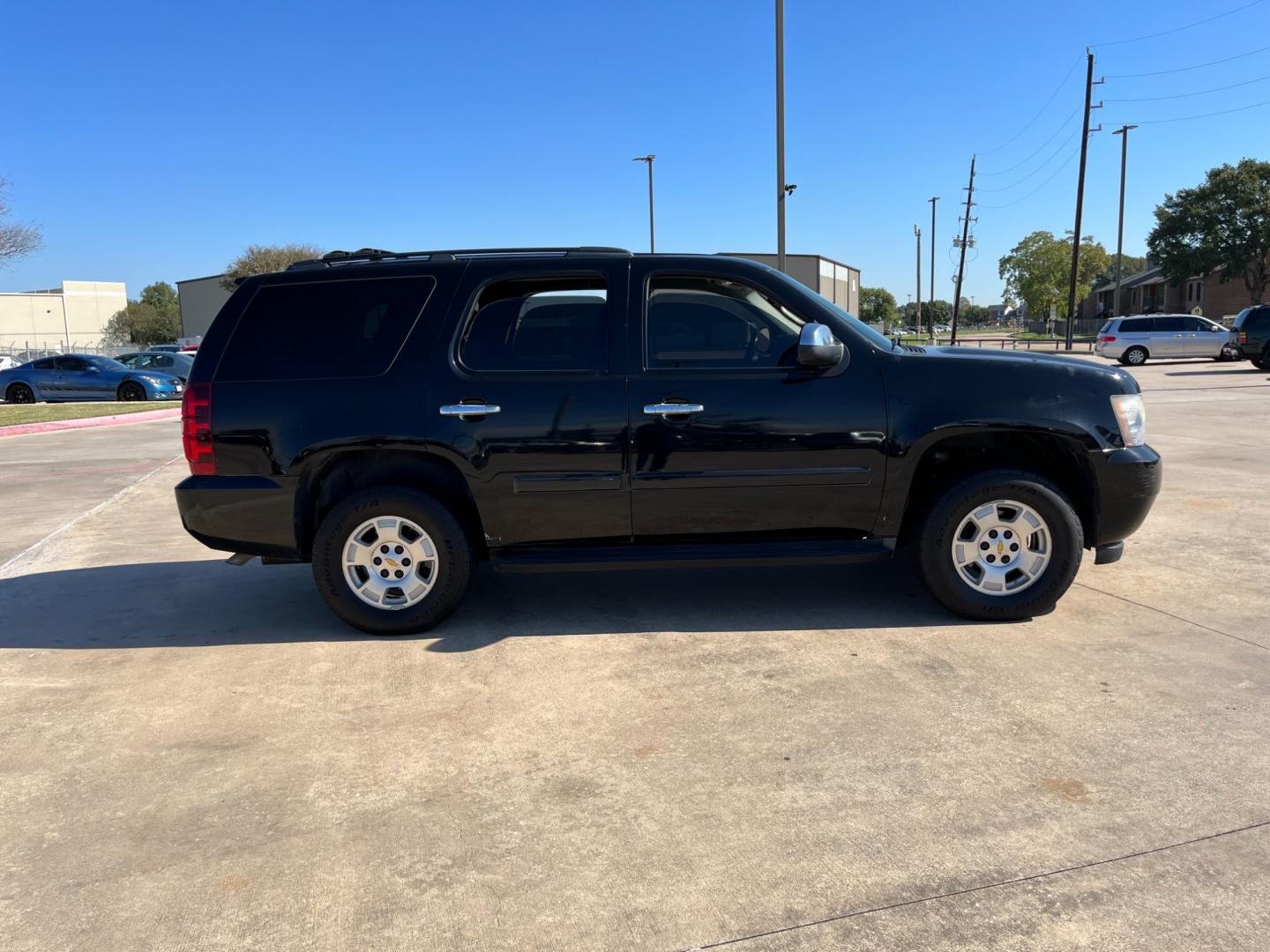 2009 Black /black Chevrolet Tahoe LT1 2WD (1GNFC23099R) with an 5.3L V8 OHV 16V FFV engine, 6-Speed Automatic transmission, located at 14700 Tomball Parkway 249, Houston, TX, 77086, (281) 444-2200, 29.928619, -95.504074 - Photo#7