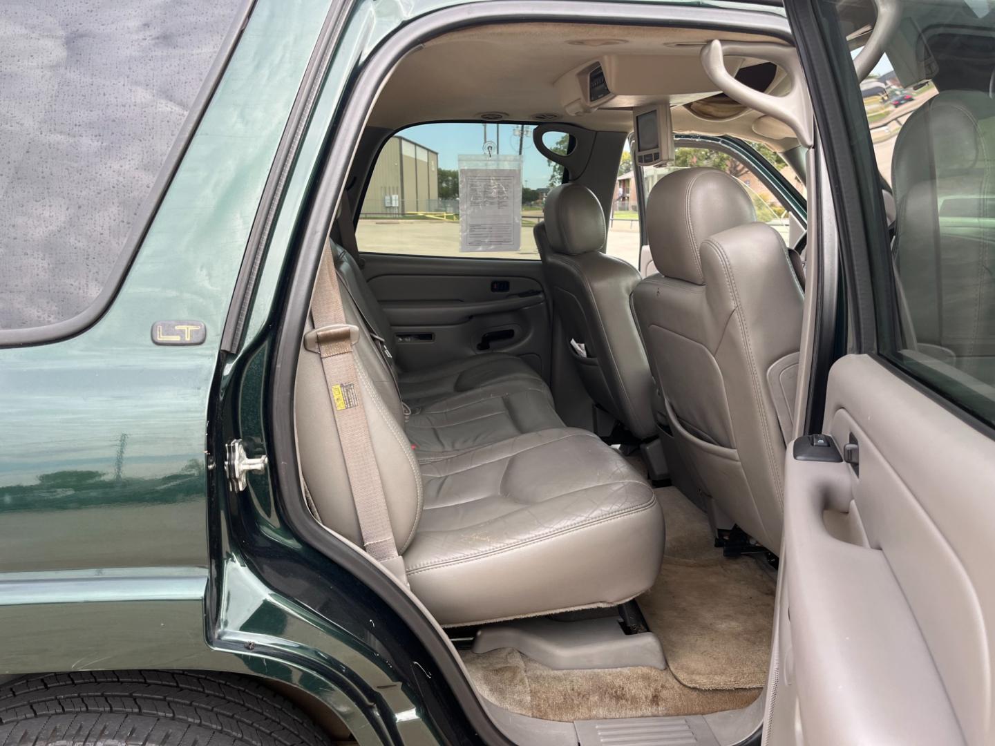 2004 green /gray Chevrolet Tahoe 2WD (1GNEC13Z84R) with an 5.3L V8 OHV 16V FFV engine, 4-Speed Automatic Overdrive transmission, located at 14700 Tomball Parkway 249, Houston, TX, 77086, (281) 444-2200, 29.928619, -95.504074 - Photo#12