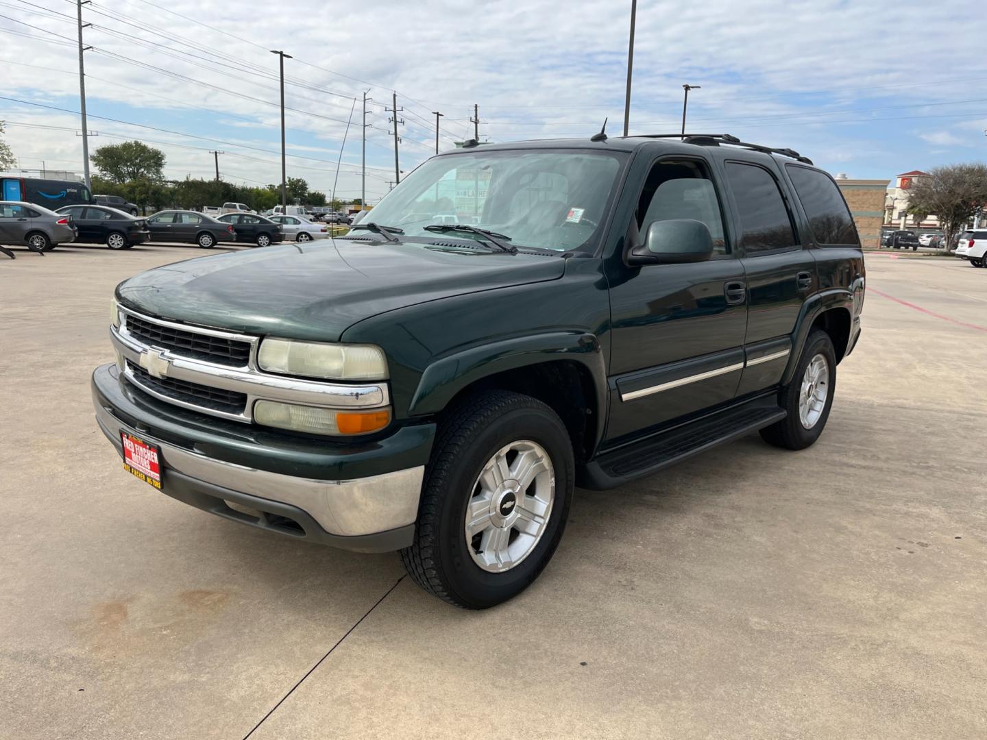 2004 green /gray Chevrolet Tahoe 2WD (1GNEC13Z84R) with an 5.3L V8 OHV 16V FFV engine, 4-Speed Automatic Overdrive transmission, located at 14700 Tomball Parkway 249, Houston, TX, 77086, (281) 444-2200, 29.928619, -95.504074 - Photo#2