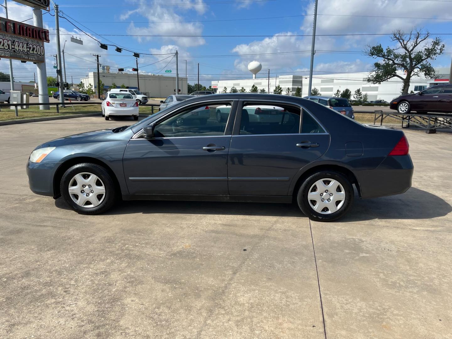 2005 blue /TAN Honda Accord (1HGCM665X5A) , Automatic transmission, located at 14700 Tomball Parkway 249, Houston, TX, 77086, (281) 444-2200, 29.928619, -95.504074 - Photo#3