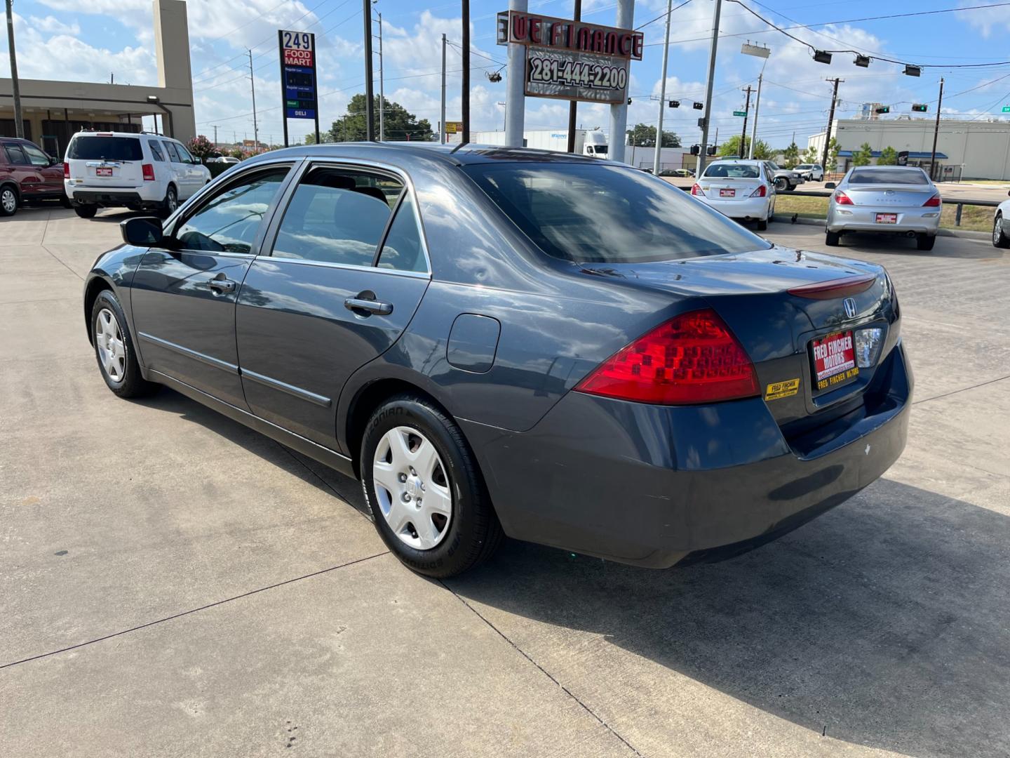 2005 blue /TAN Honda Accord (1HGCM665X5A) , Automatic transmission, located at 14700 Tomball Parkway 249, Houston, TX, 77086, (281) 444-2200, 29.928619, -95.504074 - Photo#4