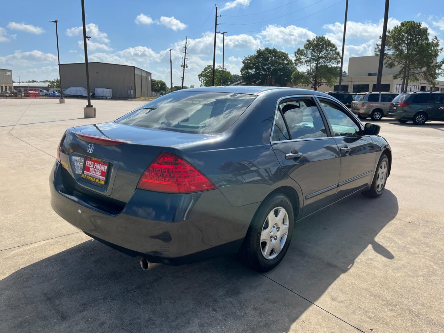 2005 blue /TAN Honda Accord (1HGCM665X5A) , Automatic transmission, located at 14700 Tomball Parkway 249, Houston, TX, 77086, (281) 444-2200, 29.928619, -95.504074 - Photo#6