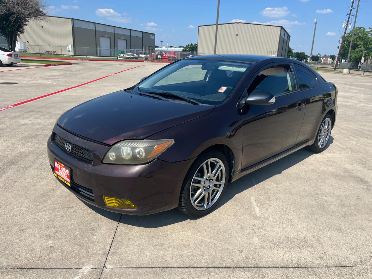 2008 purple /black Scion tC Sport Coupe (JTKDE167980) with an 2.4L L4 DOHC 16V engine, Automatic transmission, located at 14700 Tomball Parkway 249, Houston, TX, 77086, (281) 444-2200, 29.928619, -95.504074 - Photo#2