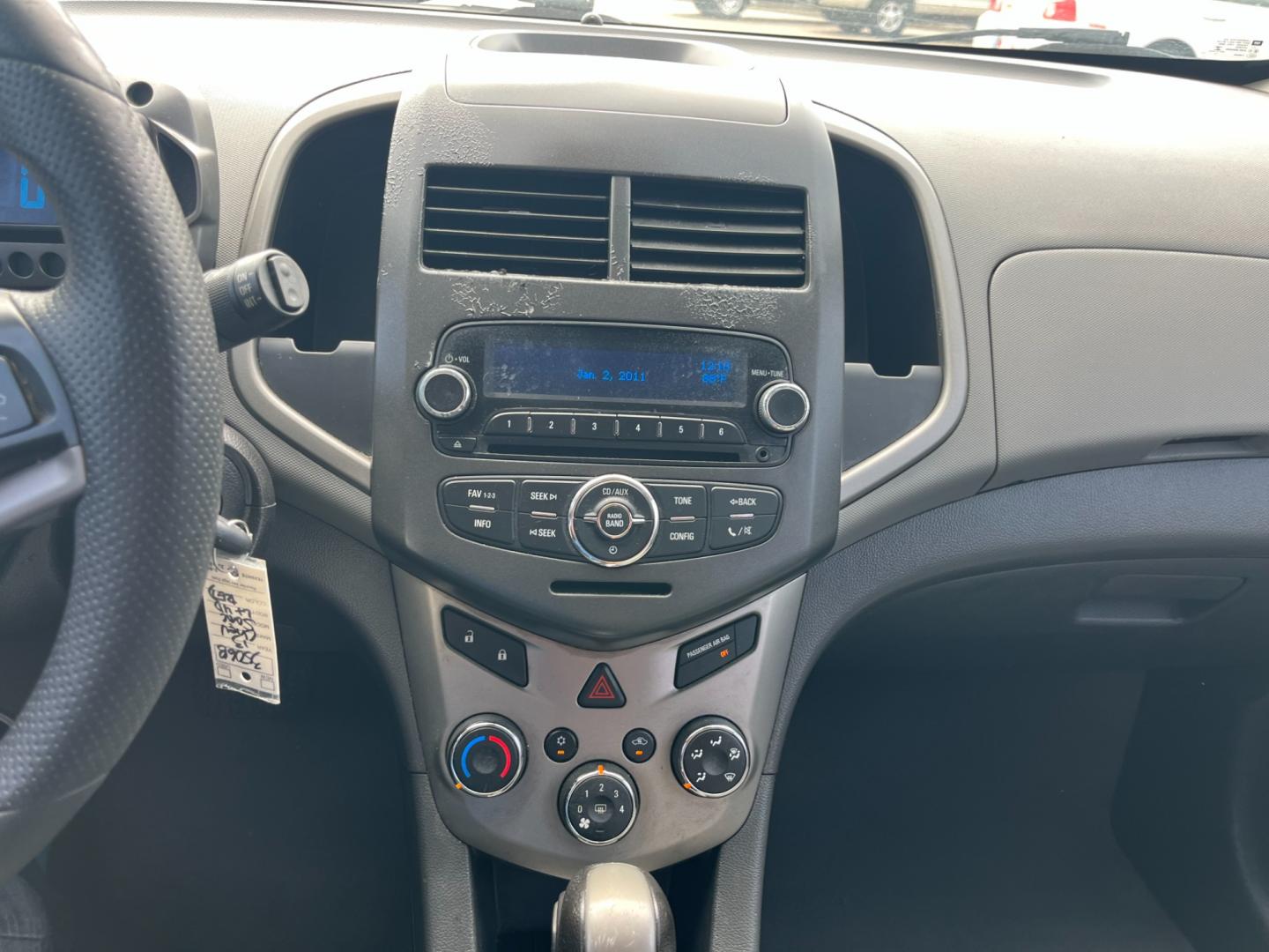 2013 red /black Chevrolet Sonic LT Auto 5-Door (1G1JC6SH3D4) with an 1.8L L4 DOHC 24V FFV engine, 6-Speed Automatic transmission, located at 14700 Tomball Parkway 249, Houston, TX, 77086, (281) 444-2200, 29.928619, -95.504074 - Photo#15