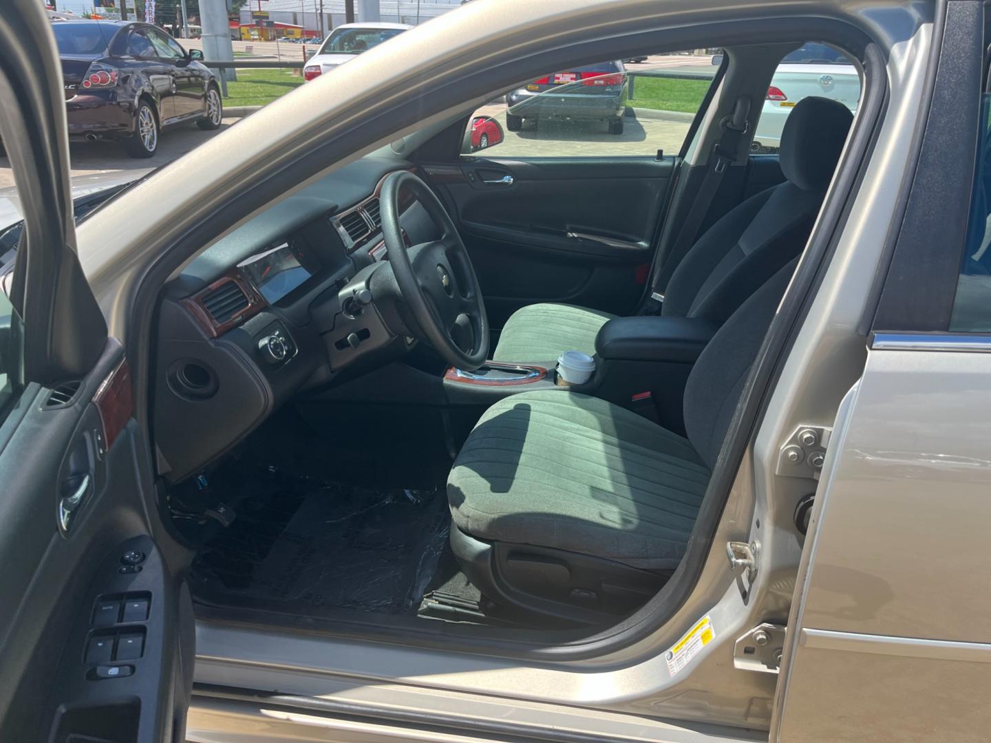 2010 GOLD /TAN Chevrolet Impala LS (2G1WA5EK7A1) with an 3.5L V6 OHV 16V FFV engine, 4-Speed Automatic Overdrive transmission, located at 14700 Tomball Parkway 249, Houston, TX, 77086, (281) 444-2200, 29.928619, -95.504074 - Photo#8