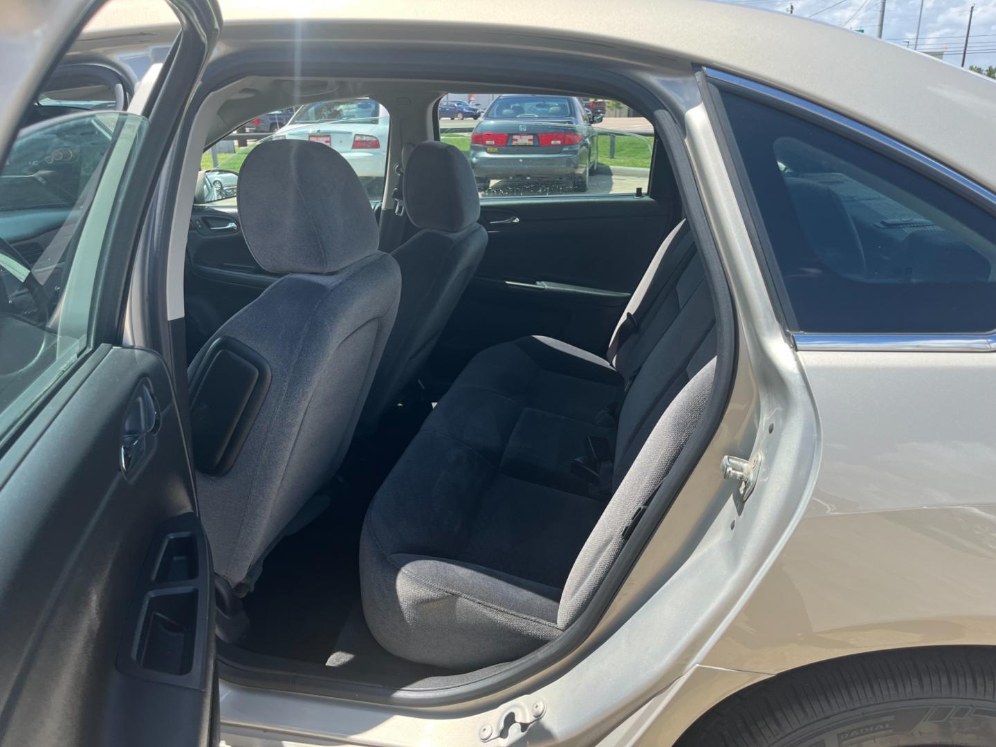 2010 GOLD /TAN Chevrolet Impala LS (2G1WA5EK7A1) with an 3.5L V6 OHV 16V FFV engine, 4-Speed Automatic Overdrive transmission, located at 14700 Tomball Parkway 249, Houston, TX, 77086, (281) 444-2200, 29.928619, -95.504074 - Photo#9