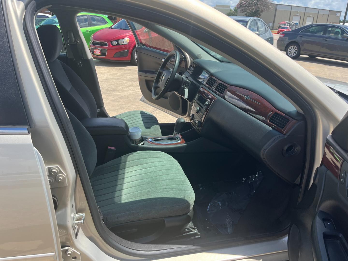 2010 GOLD /TAN Chevrolet Impala LS (2G1WA5EK7A1) with an 3.5L V6 OHV 16V FFV engine, 4-Speed Automatic Overdrive transmission, located at 14700 Tomball Parkway 249, Houston, TX, 77086, (281) 444-2200, 29.928619, -95.504074 - Photo#11