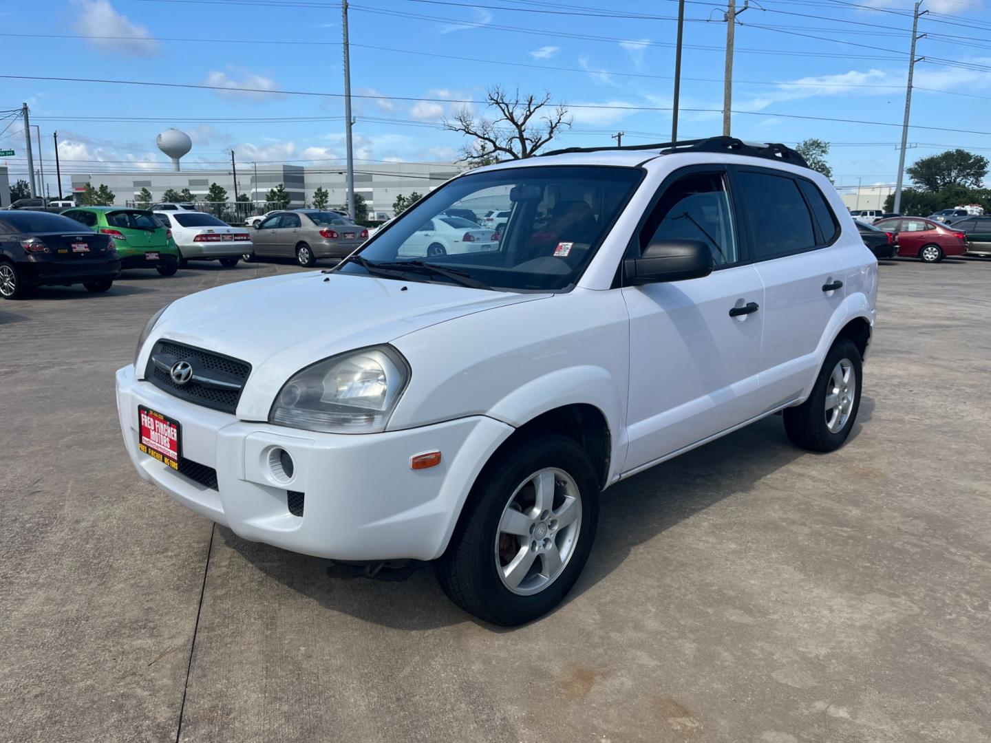 2008 white /black Hyundai Tucson GLS 2.0 2WD (KM8JM12B48U) with an 2.0L L4 DOHC 16V engine, Automatic transmission, located at 14700 Tomball Parkway 249, Houston, TX, 77086, (281) 444-2200, 29.928619, -95.504074 - Photo#2