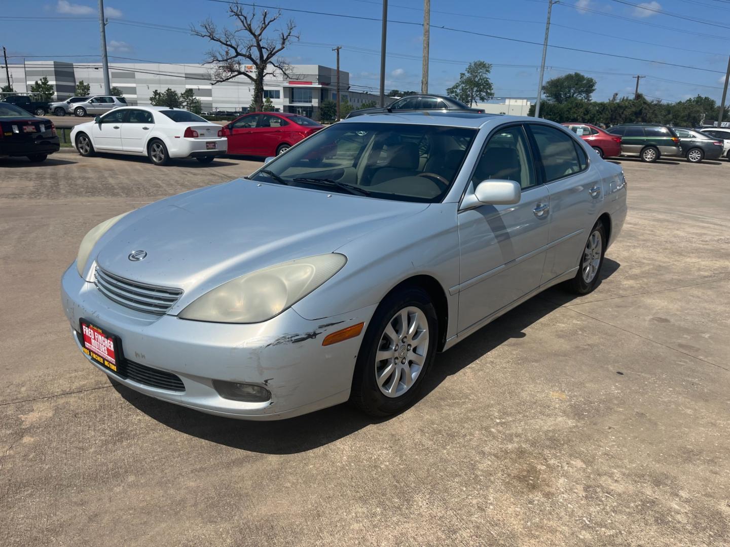 2003 SILVER /gray Lexus ES 300 (JTHBF30G730) with an 3.0 engine, Automatic transmission, located at 14700 Tomball Parkway 249, Houston, TX, 77086, (281) 444-2200, 29.928619, -95.504074 - Photo#2