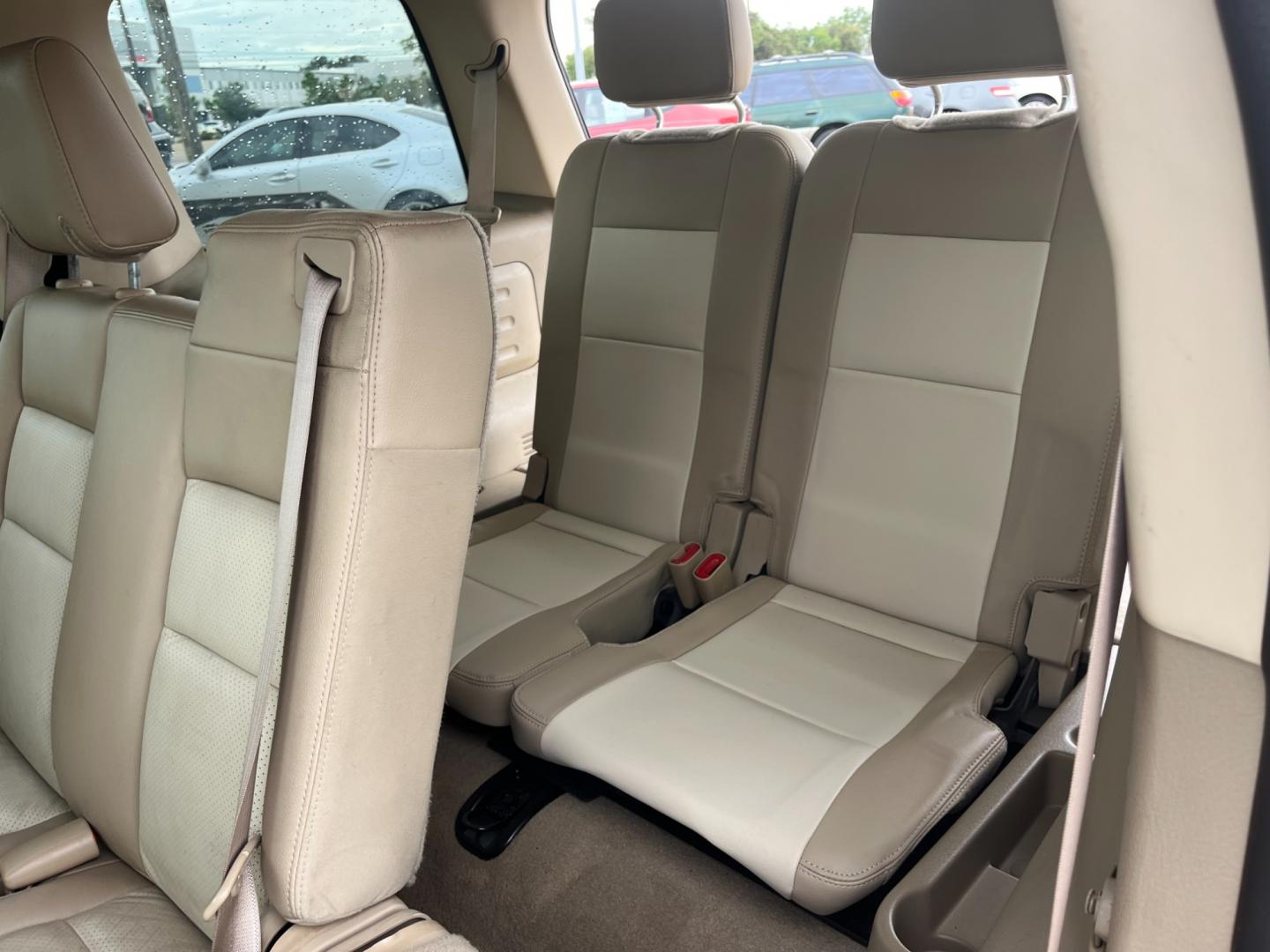 2008 red /tan Mercury Mountaineer (4M2EU38848U) , Automatic transmission, located at 14700 Tomball Parkway 249, Houston, TX, 77086, (281) 444-2200, 29.928619, -95.504074 - Photo#11