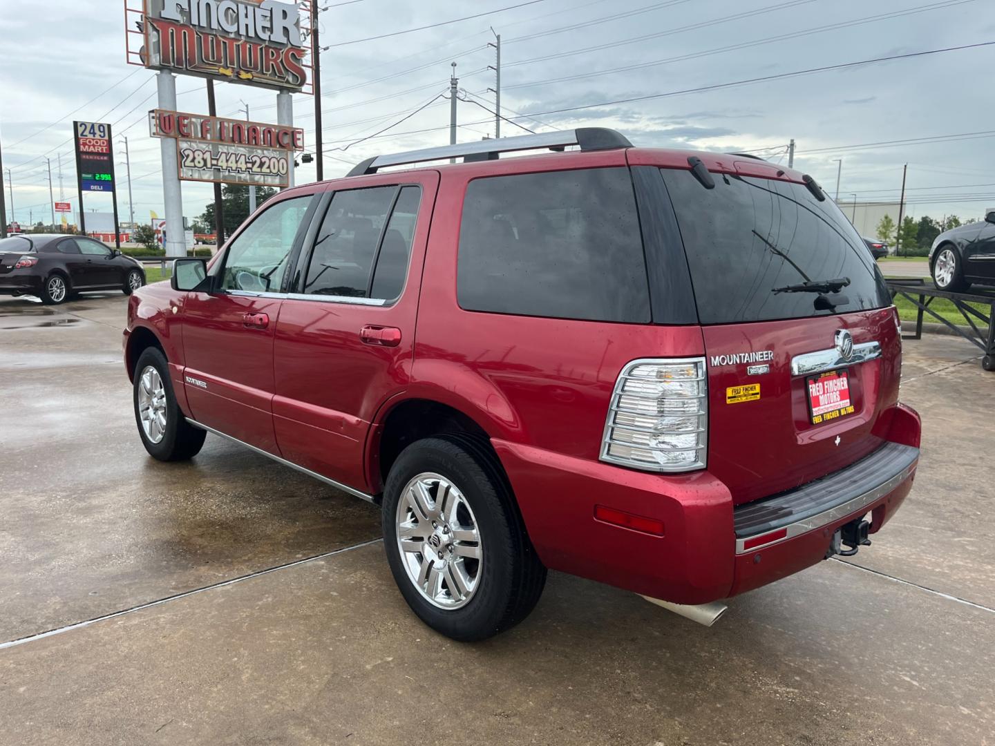 2008 red /tan Mercury Mountaineer (4M2EU38848U) , Automatic transmission, located at 14700 Tomball Parkway 249, Houston, TX, 77086, (281) 444-2200, 29.928619, -95.504074 - Photo#4