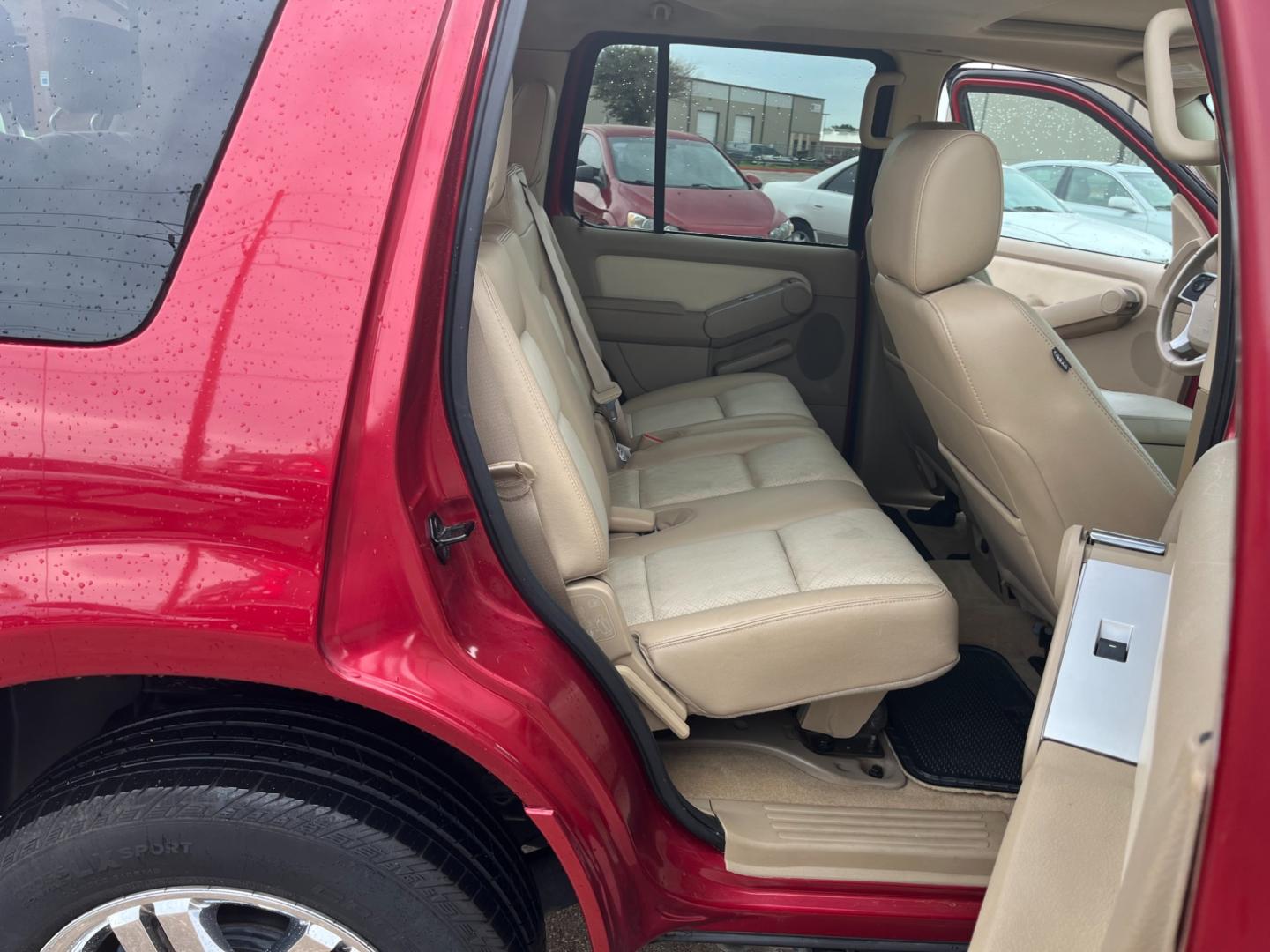 2008 red /tan Mercury Mountaineer (4M2EU38848U) , Automatic transmission, located at 14700 Tomball Parkway 249, Houston, TX, 77086, (281) 444-2200, 29.928619, -95.504074 - Photo#13