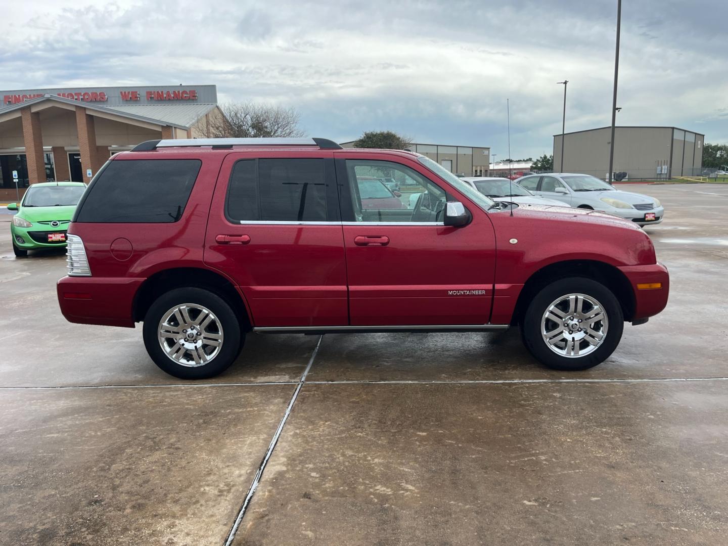 2008 red /tan Mercury Mountaineer (4M2EU38848U) , Automatic transmission, located at 14700 Tomball Parkway 249, Houston, TX, 77086, (281) 444-2200, 29.928619, -95.504074 - Photo#7