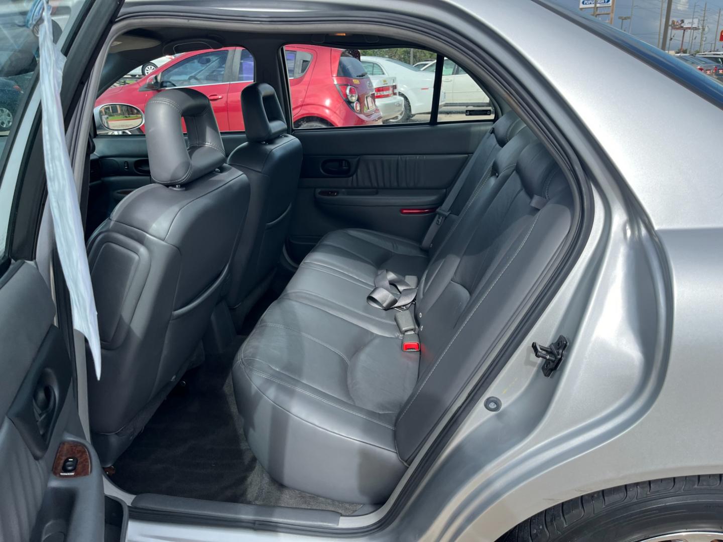 2002 SILVER /gray Buick Regal LS (2G4WB55K921) with an 3.8L V6 OHV 12V engine, 4-Speed Automatic Overdrive transmission, located at 14700 Tomball Parkway 249, Houston, TX, 77086, (281) 444-2200, 29.928619, -95.504074 - Photo#9