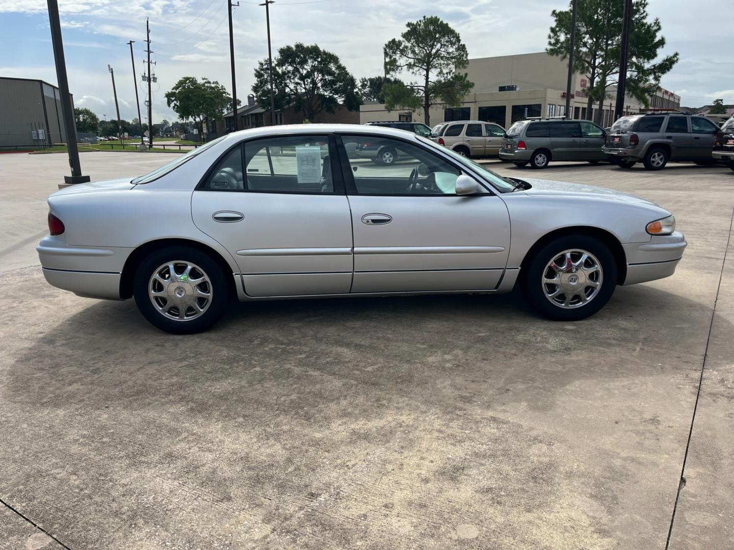 2002 SILVER /gray Buick Regal LS (2G4WB55K921) with an 3.8L V6 OHV 12V engine, 4-Speed Automatic Overdrive transmission, located at 14700 Tomball Parkway 249, Houston, TX, 77086, (281) 444-2200, 29.928619, -95.504074 - Photo#7