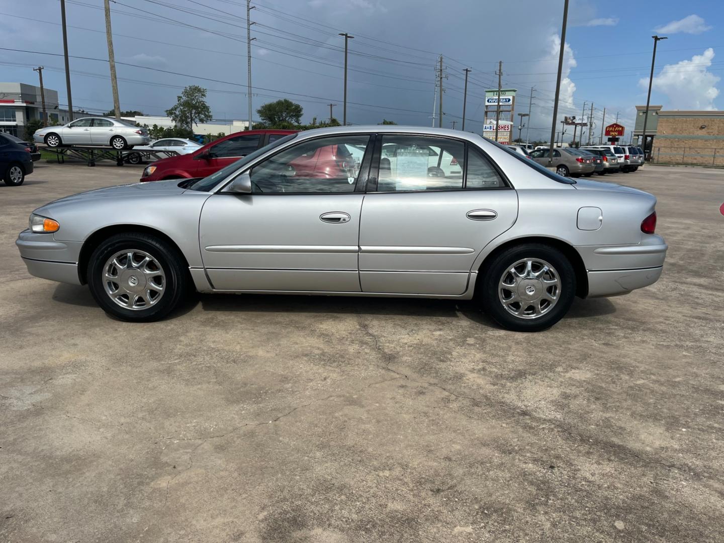 2002 SILVER /gray Buick Regal LS (2G4WB55K921) with an 3.8L V6 OHV 12V engine, 4-Speed Automatic Overdrive transmission, located at 14700 Tomball Parkway 249, Houston, TX, 77086, (281) 444-2200, 29.928619, -95.504074 - Photo#3