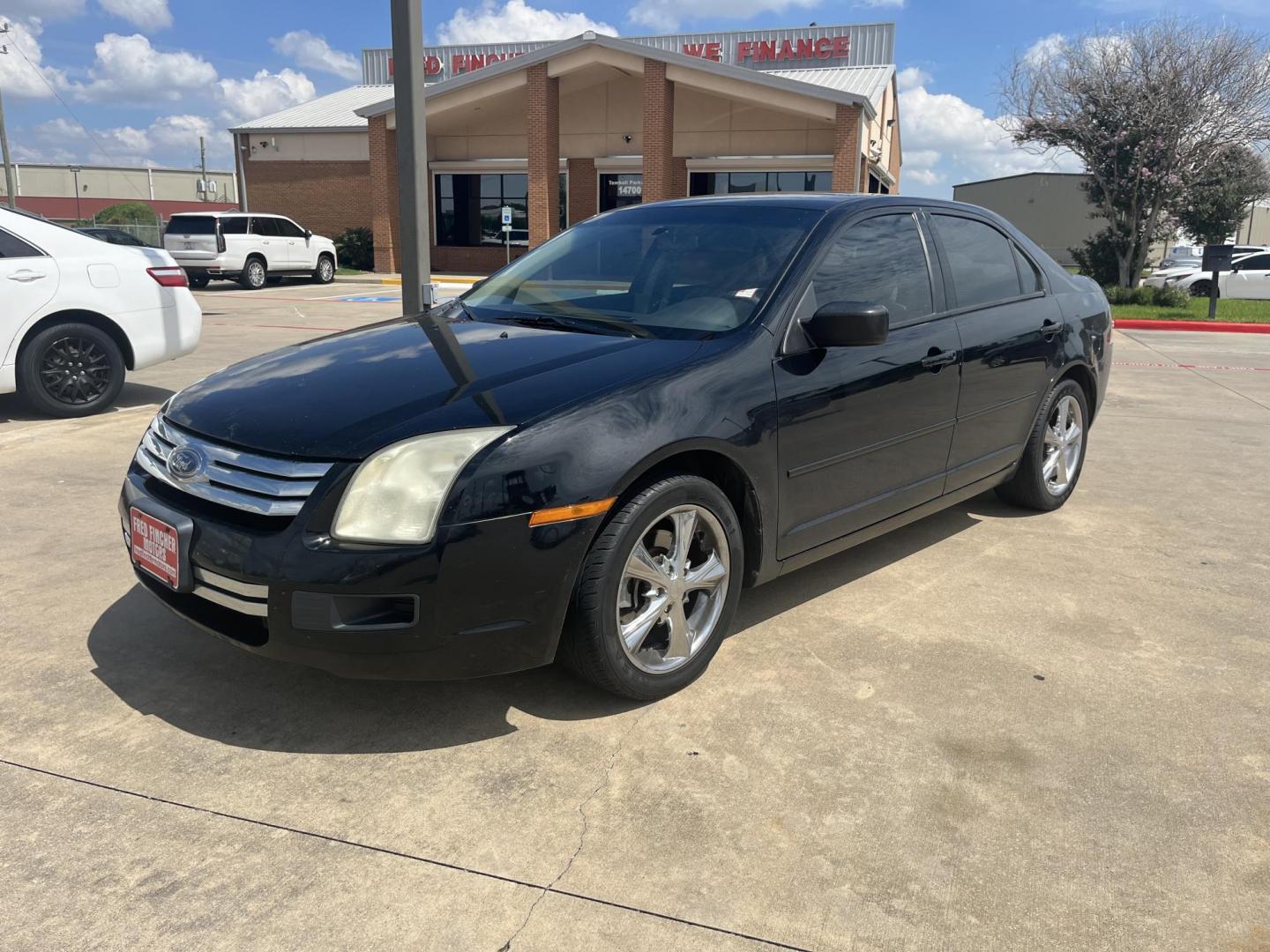 2006 Ford Fusion S (3FAFP06Z46R) with an 2.3L L4 DOHC 16V engine, Manual transmission, located at 14700 Tomball Parkway 249, Houston, TX, 77086, (281) 444-2200, 29.928619, -95.504074 - Photo#2