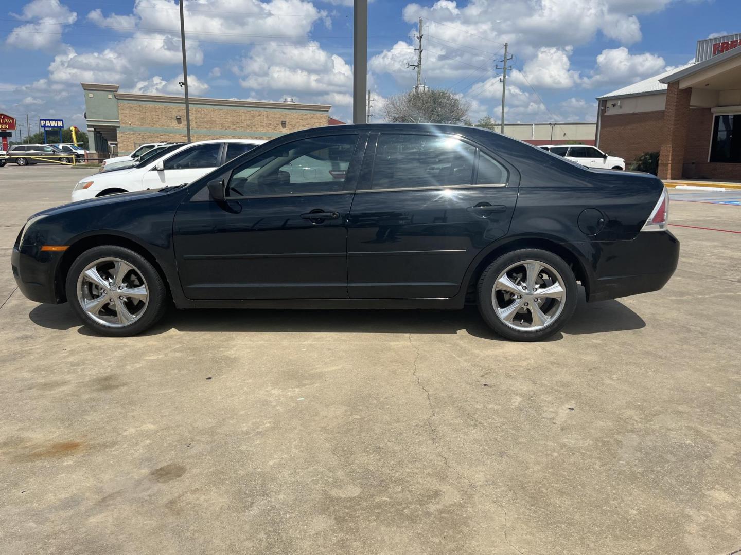 2006 Ford Fusion S (3FAFP06Z46R) with an 2.3L L4 DOHC 16V engine, Manual transmission, located at 14700 Tomball Parkway 249, Houston, TX, 77086, (281) 444-2200, 29.928619, -95.504074 - Photo#3