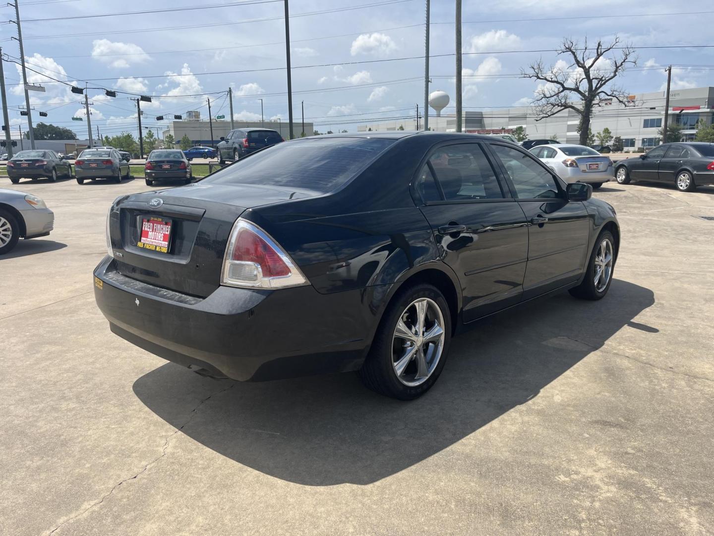 2006 Ford Fusion S (3FAFP06Z46R) with an 2.3L L4 DOHC 16V engine, Manual transmission, located at 14700 Tomball Parkway 249, Houston, TX, 77086, (281) 444-2200, 29.928619, -95.504074 - Photo#4