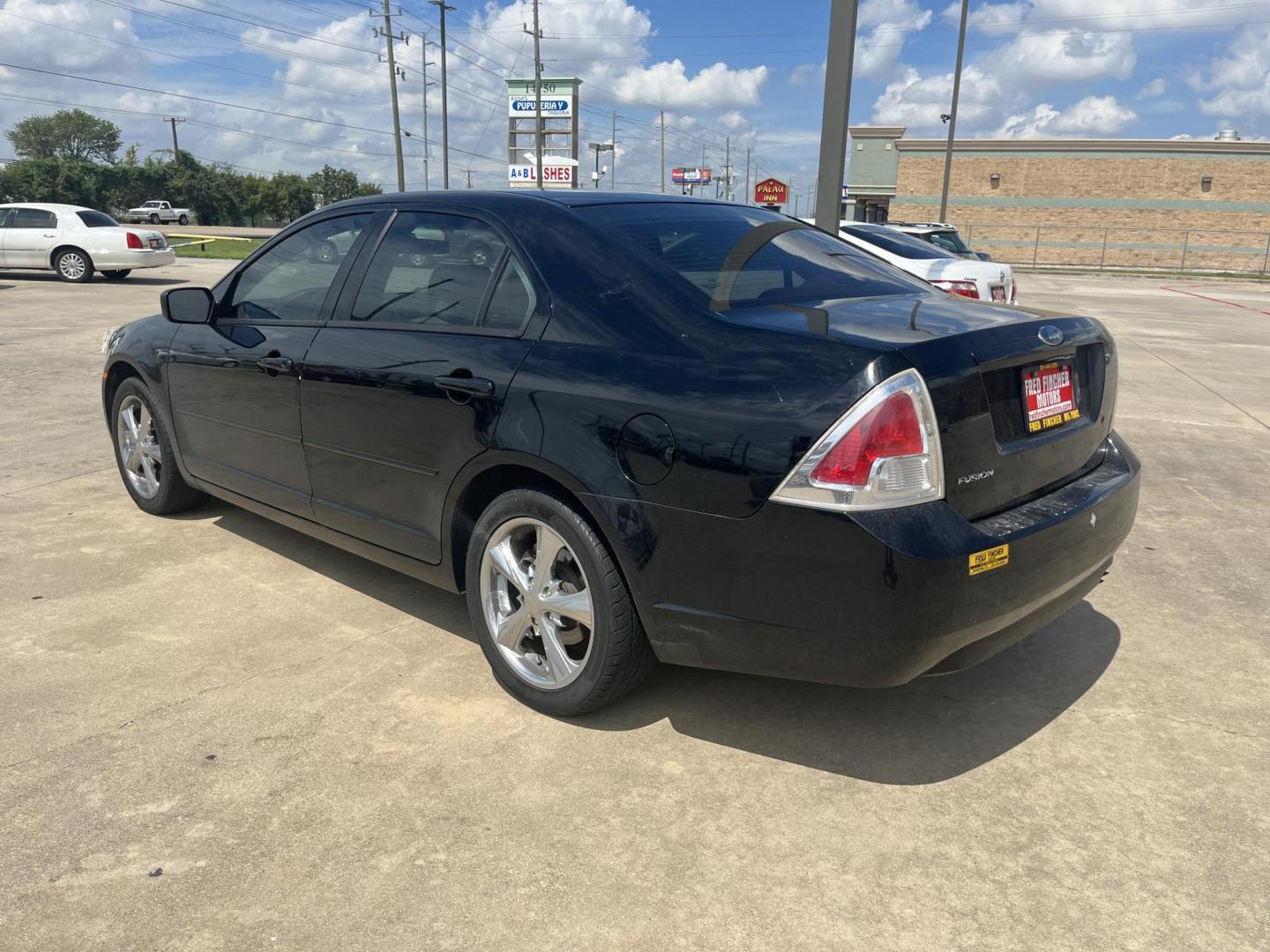 2006 Ford Fusion S (3FAFP06Z46R) with an 2.3L L4 DOHC 16V engine, Manual transmission, located at 14700 Tomball Parkway 249, Houston, TX, 77086, (281) 444-2200, 29.928619, -95.504074 - Photo#6