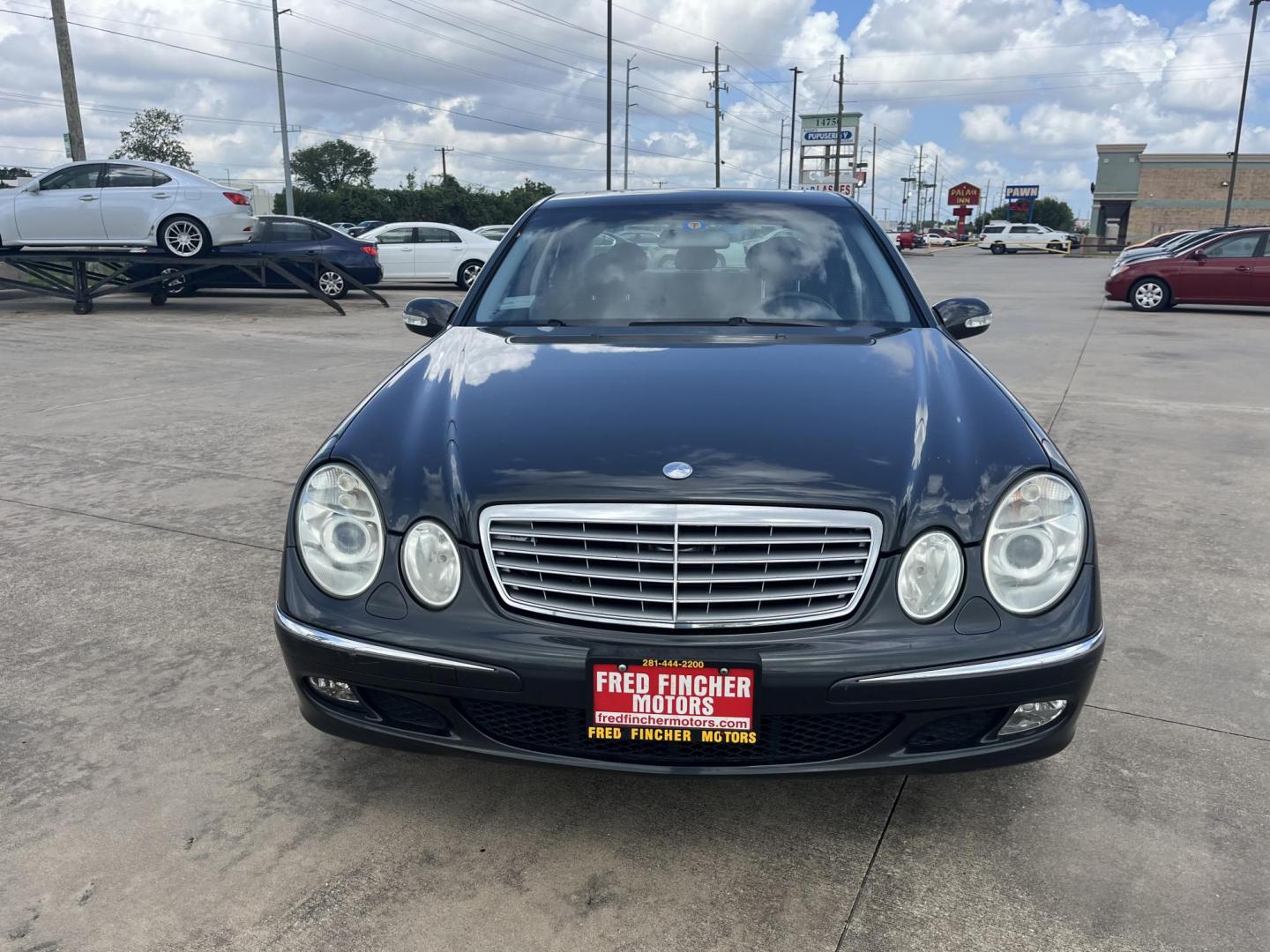 2004 Mercedes-Benz E-Class E320 (WDBUF65J54A) with an 3.2L V6 SOHC 18V engine, 5-Speed Automatic Overdrive transmission, located at 14700 Tomball Parkway 249, Houston, TX, 77086, (281) 444-2200, 29.928619, -95.504074 - Photo#2