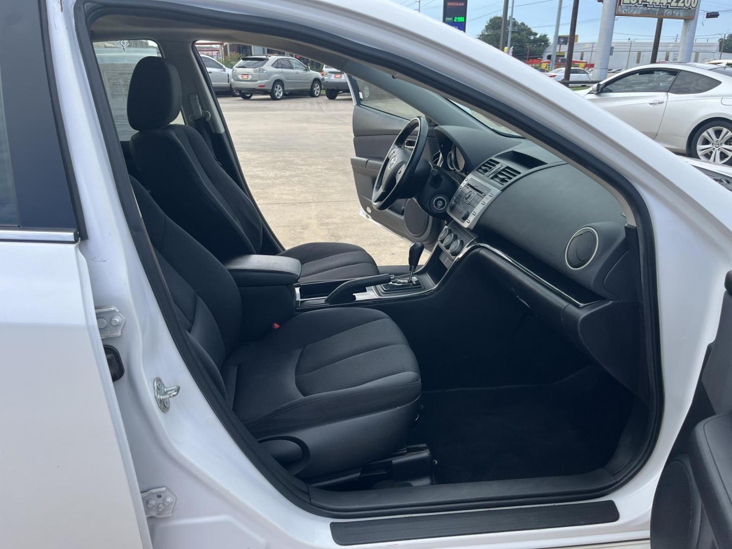 2013 Mazda MAZDA6 i Touring Plus (1YVHZ8EH3D5) with an 2.5L L4 DOHC 16V engine, 6-Speed Automatic transmission, located at 14700 Tomball Parkway 249, Houston, TX, 77086, (281) 444-2200, 29.928619, -95.504074 - Photo#11