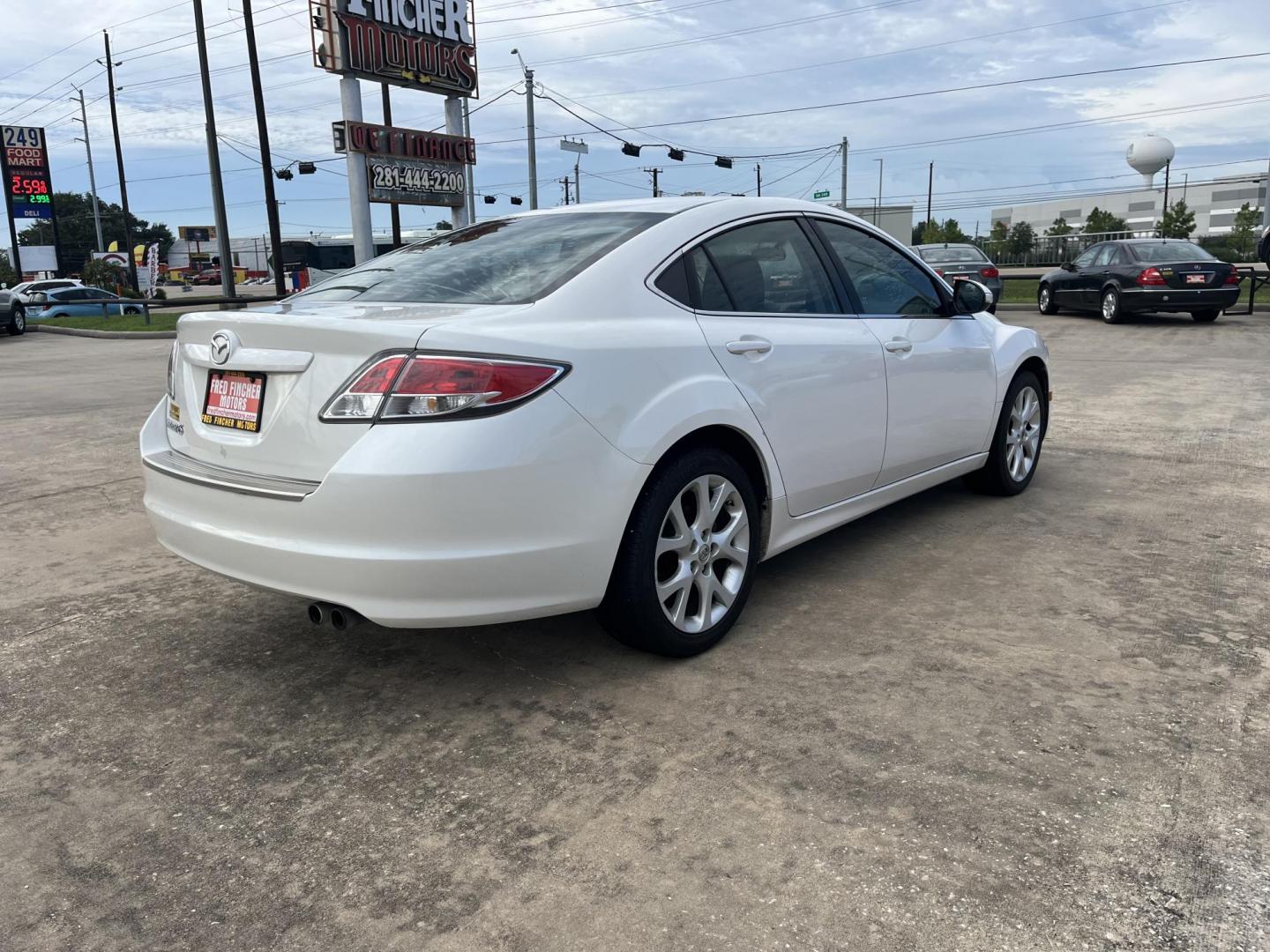 2013 Mazda MAZDA6 i Touring Plus (1YVHZ8EH3D5) with an 2.5L L4 DOHC 16V engine, 6-Speed Automatic transmission, located at 14700 Tomball Parkway 249, Houston, TX, 77086, (281) 444-2200, 29.928619, -95.504074 - Photo#6