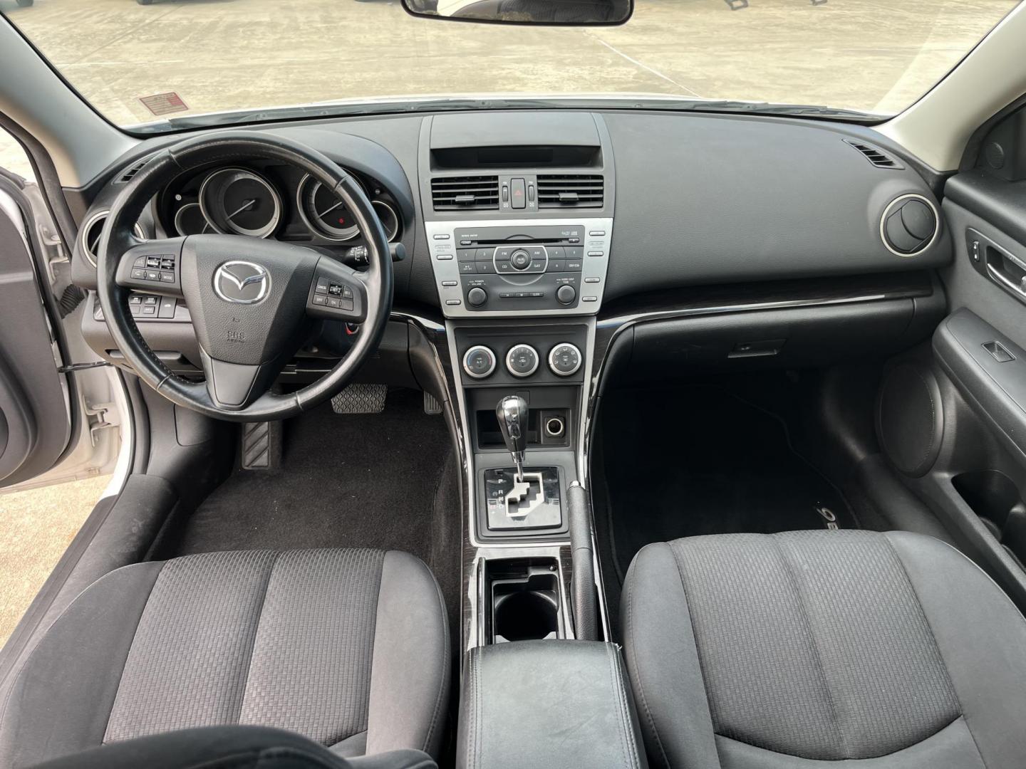 2013 Mazda MAZDA6 i Touring Plus (1YVHZ8EH3D5) with an 2.5L L4 DOHC 16V engine, 6-Speed Automatic transmission, located at 14700 Tomball Parkway 249, Houston, TX, 77086, (281) 444-2200, 29.928619, -95.504074 - Photo#9