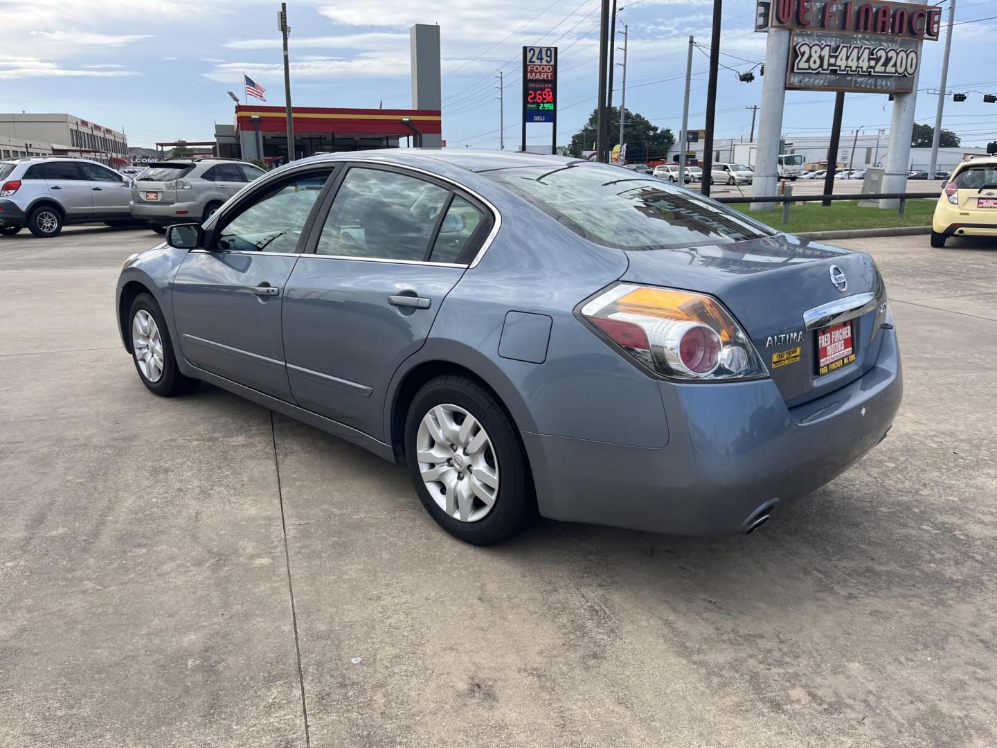 2011 Nissan Altima 2.5 S (1N4AL2AP9BN) with an 2.5L L4 DOHC 16V engine, AUTOMATIC transmission, located at 14700 Tomball Parkway 249, Houston, TX, 77086, (281) 444-2200, 29.928619, -95.504074 - Photo#4