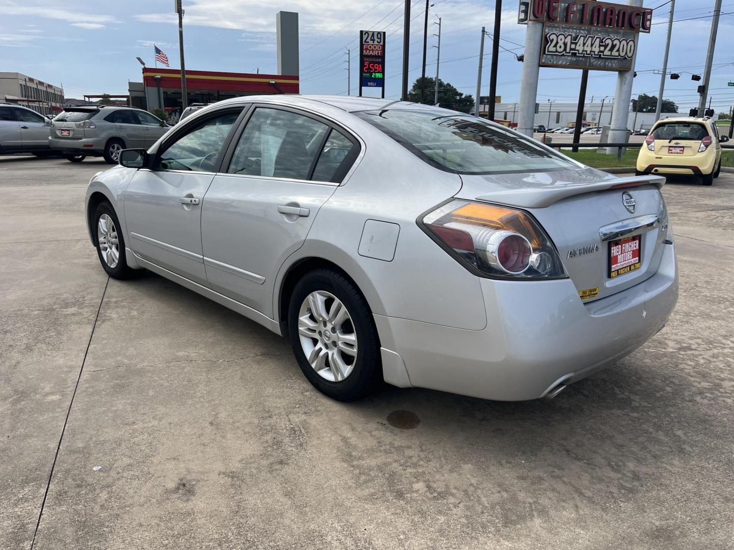 2012 Nissan Altima 2.5 S (1N4AL2AP8CC) with an 2.5L L4 DOHC 16V engine, AUTOMATIC transmission, located at 14700 Tomball Parkway 249, Houston, TX, 77086, (281) 444-2200, 29.928619, -95.504074 - Photo#4