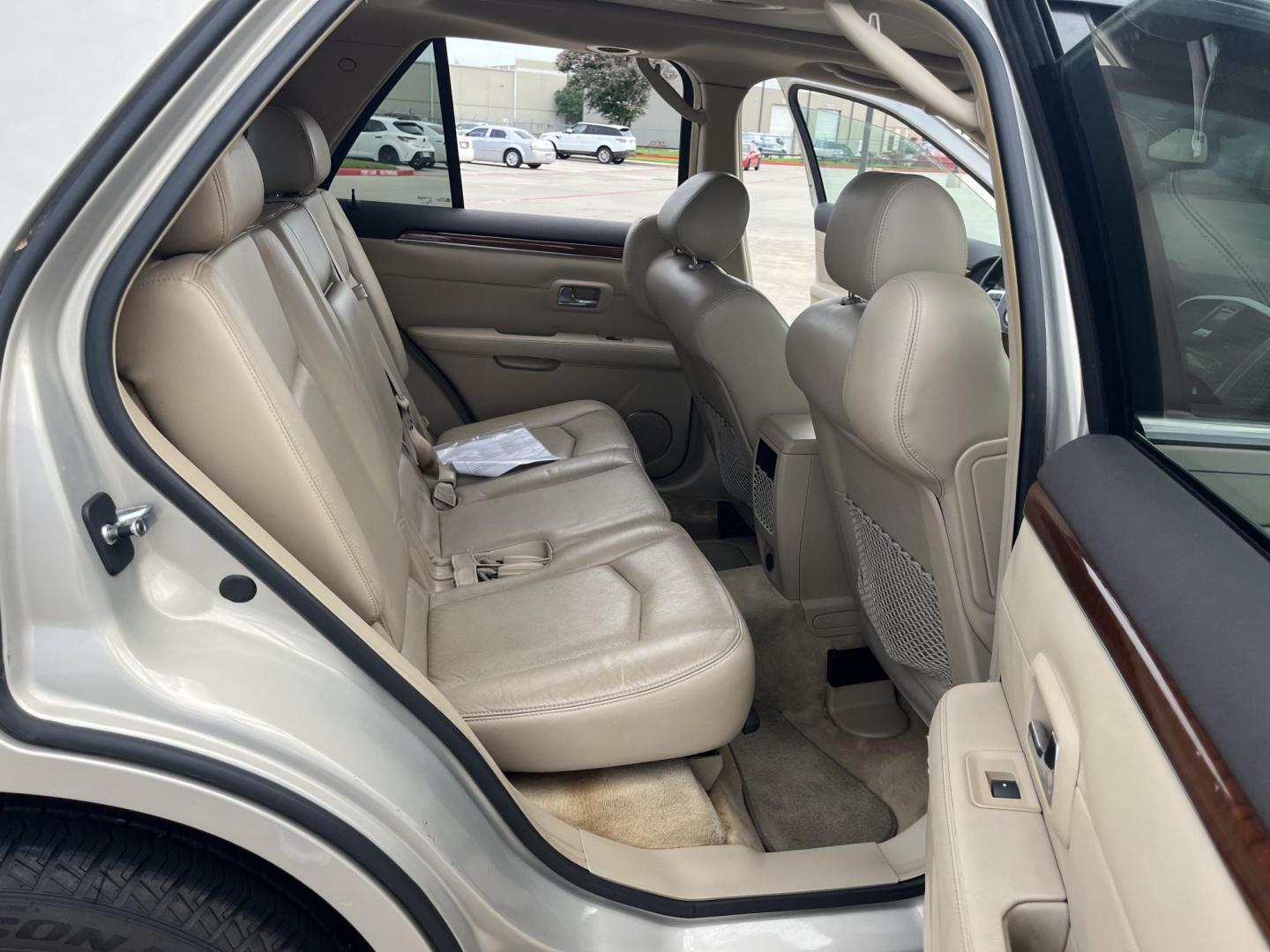 2008 Cadillac SRX V6 (1GYEE637980) with an 3.6L V6 OHV 24V engine, 5-Speed Automatic Overdrive transmission, located at 14700 Tomball Parkway 249, Houston, TX, 77086, (281) 444-2200, 29.928619, -95.504074 - Photo#14