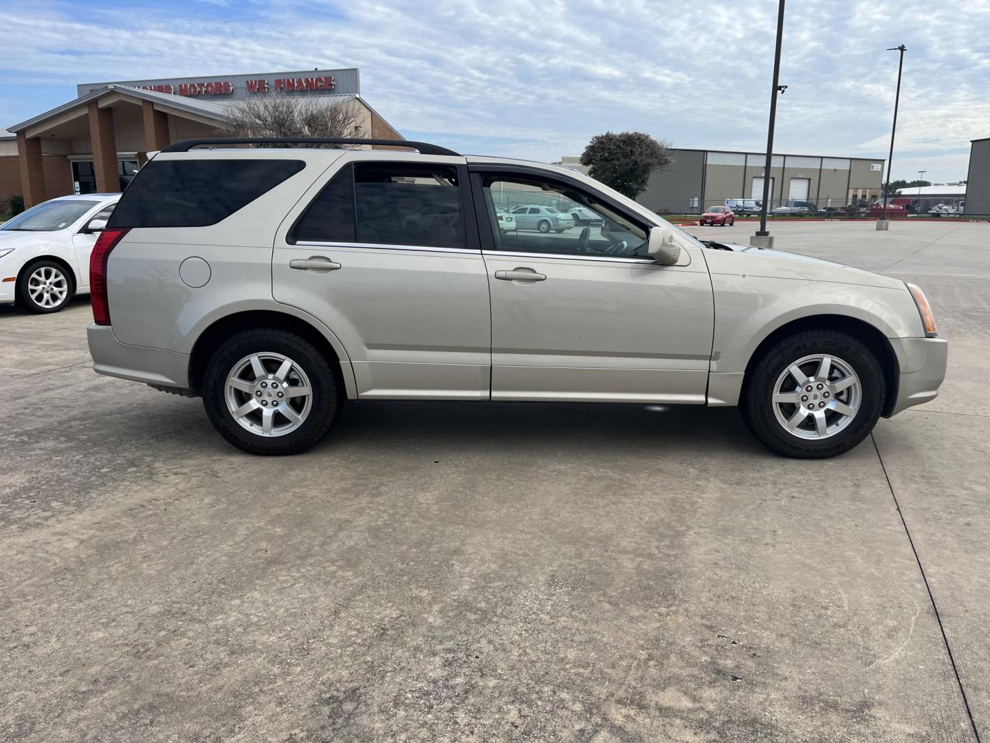 2008 Cadillac SRX V6 (1GYEE637980) with an 3.6L V6 OHV 24V engine, 5-Speed Automatic Overdrive transmission, located at 14700 Tomball Parkway 249, Houston, TX, 77086, (281) 444-2200, 29.928619, -95.504074 - Photo#7